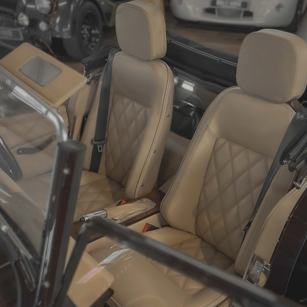 Morgan Plus Four Auto - Morgan Dark Plum Metallic