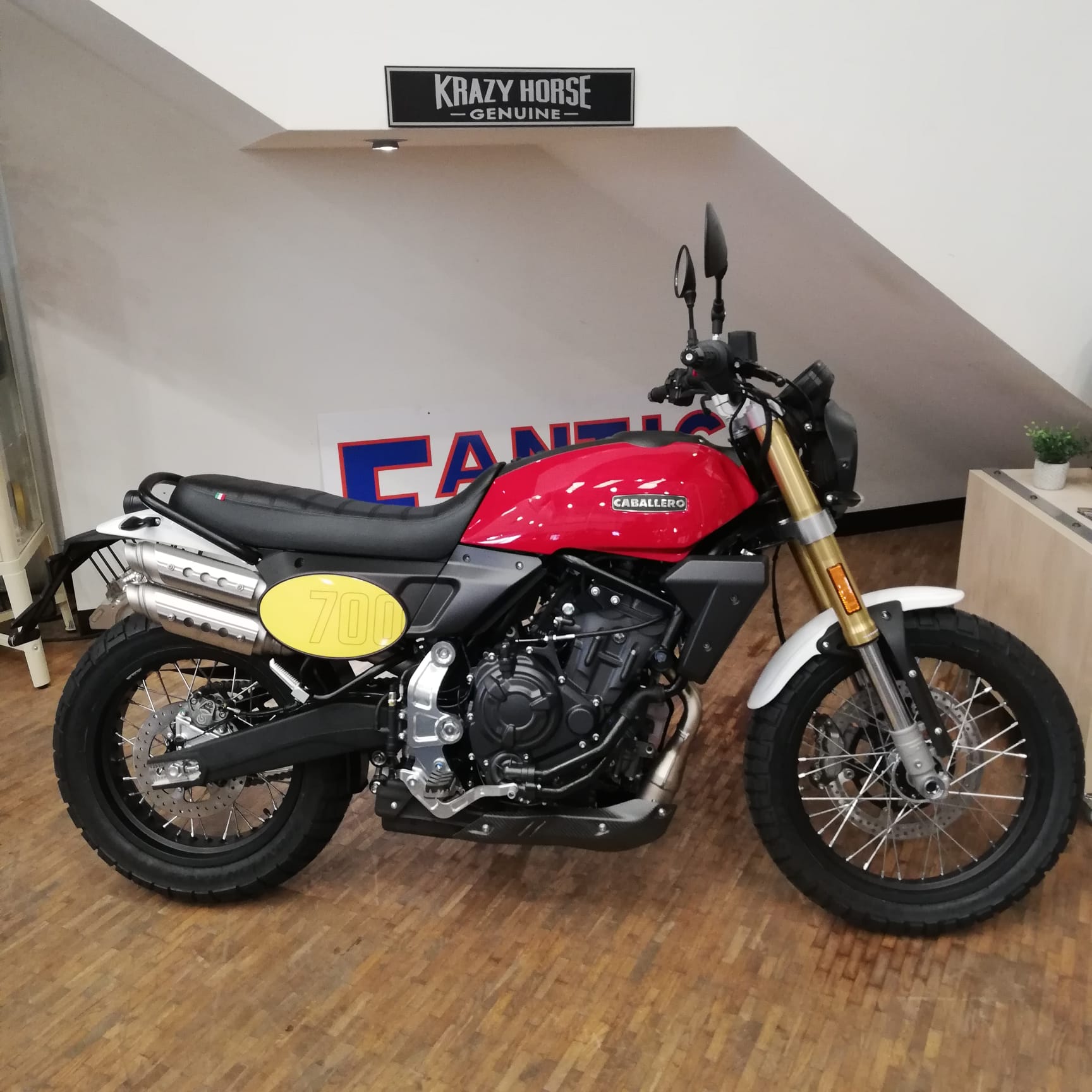 Fantic Caballero Scrambler 700 - Red