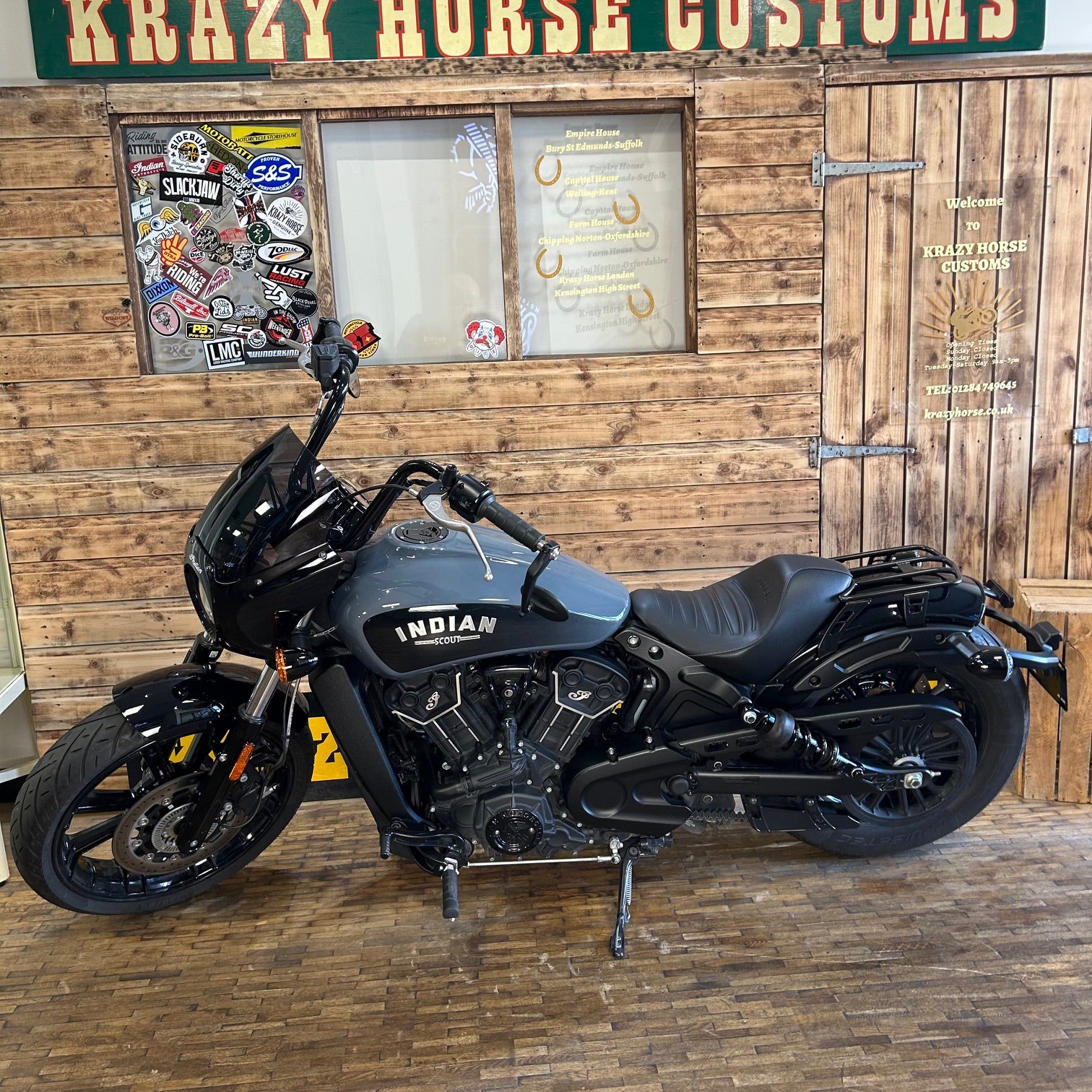 INDIAN SCOUT ROGUE - STEALTH GREY w/graphics - PreLoved