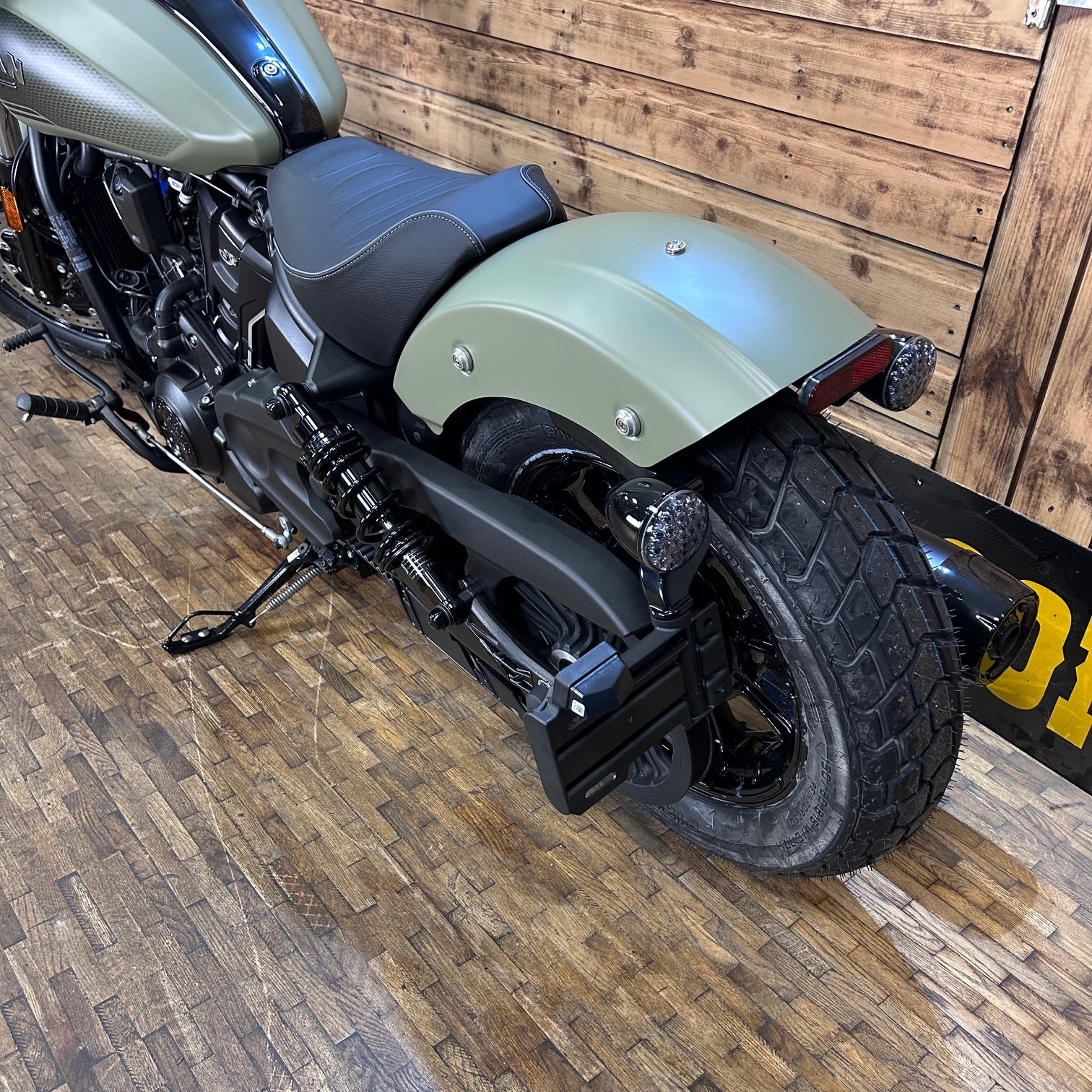 INDIAN SCOUT BOBBER LTD +TECH ’26 - MOSS GREEN SMOKE