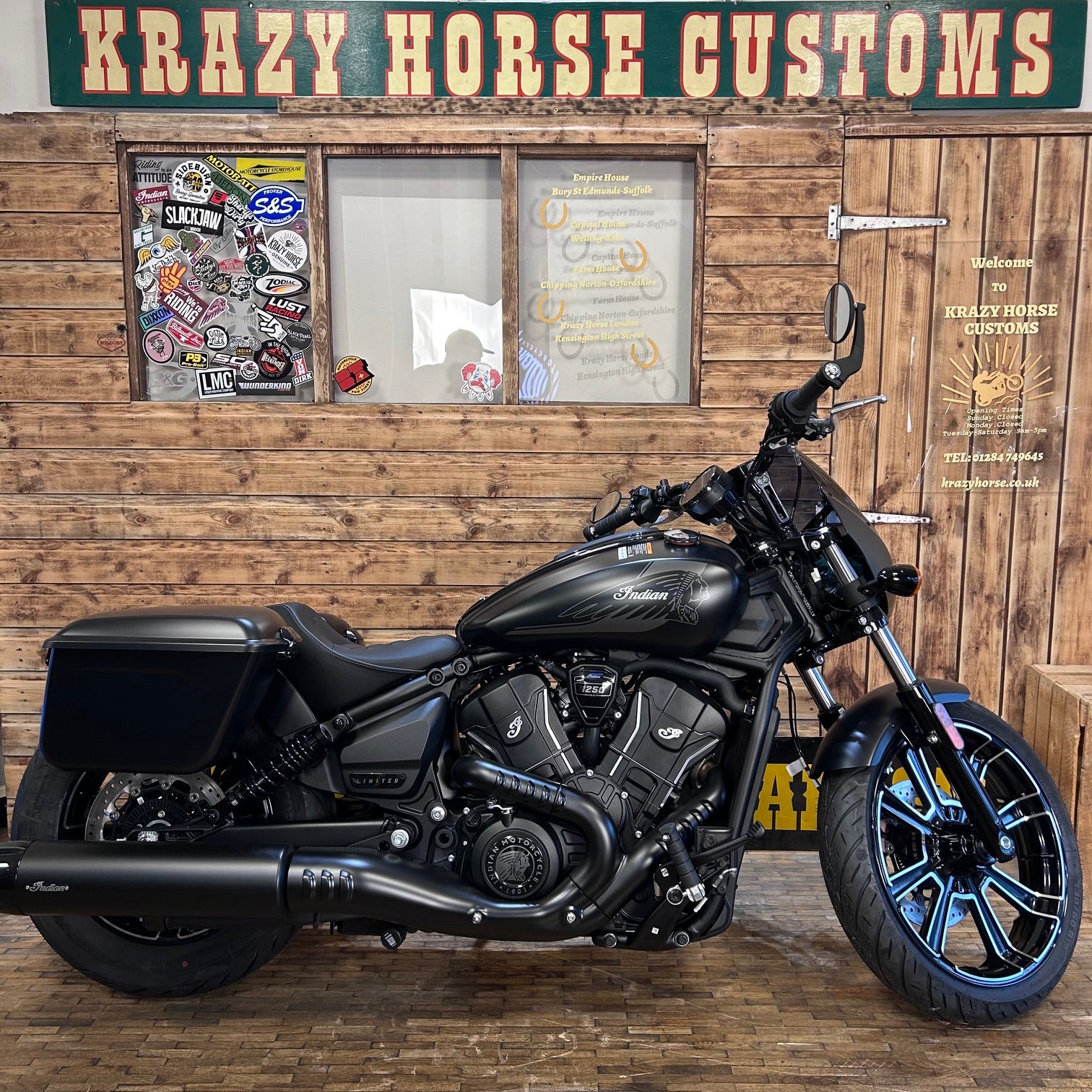 INDIAN SPORT SCOUT RT ’26 NEW MODEL - BLACK SMOKE