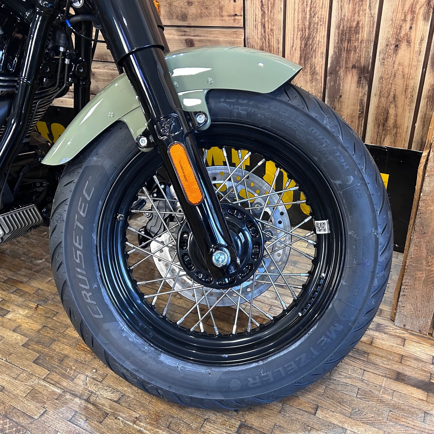 INDIAN CHIEF BOBBER DARKHORSE ’26 M/Y - MOSS GREEN