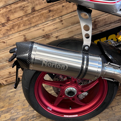 NORTON V4 SV - MANX SILVER
