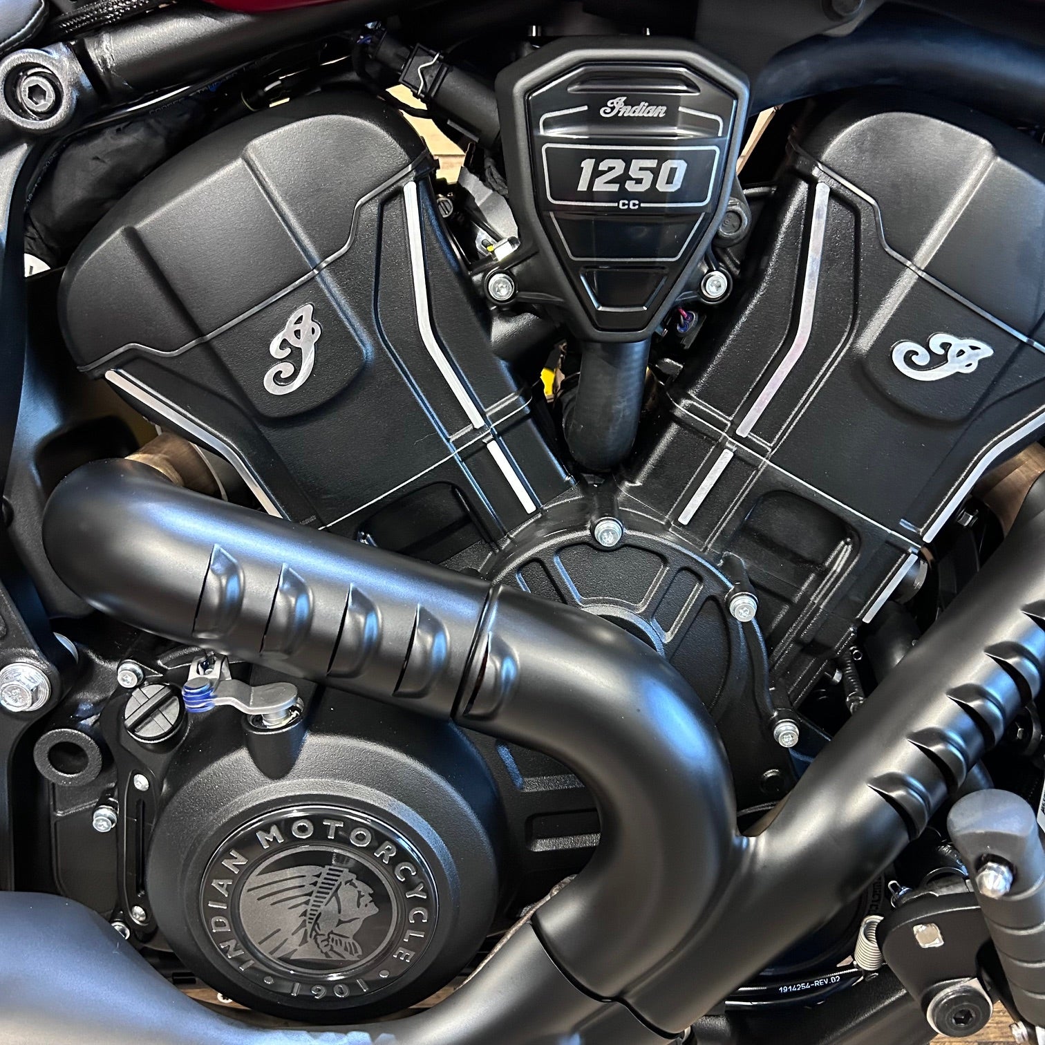 INDIAN SPORT SCOUT RT ’26 NEW MODEL - SUNSET RED