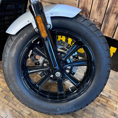 INDIAN SCOUT BOBBER - STAR SILVER/BLK SMOKE - PreLoved