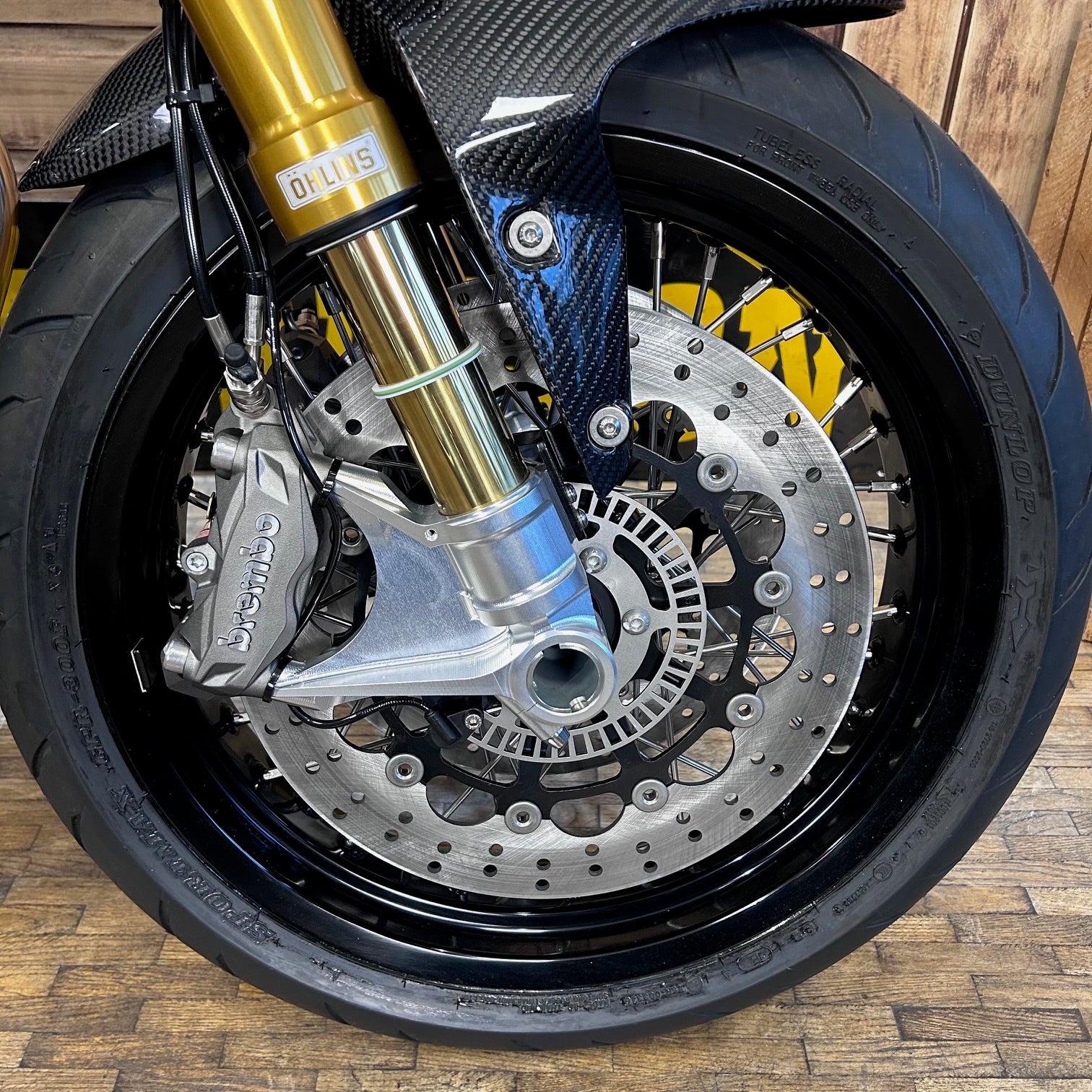 NORTON MOTORCYCLE 961SP - MATRIX BLACK