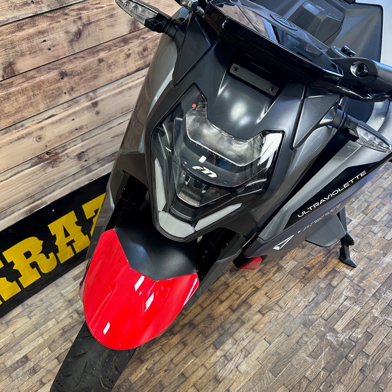 ULTRAVIOLETTE F-77 MACH 2 RECON SHADOW - STEALTH GREY