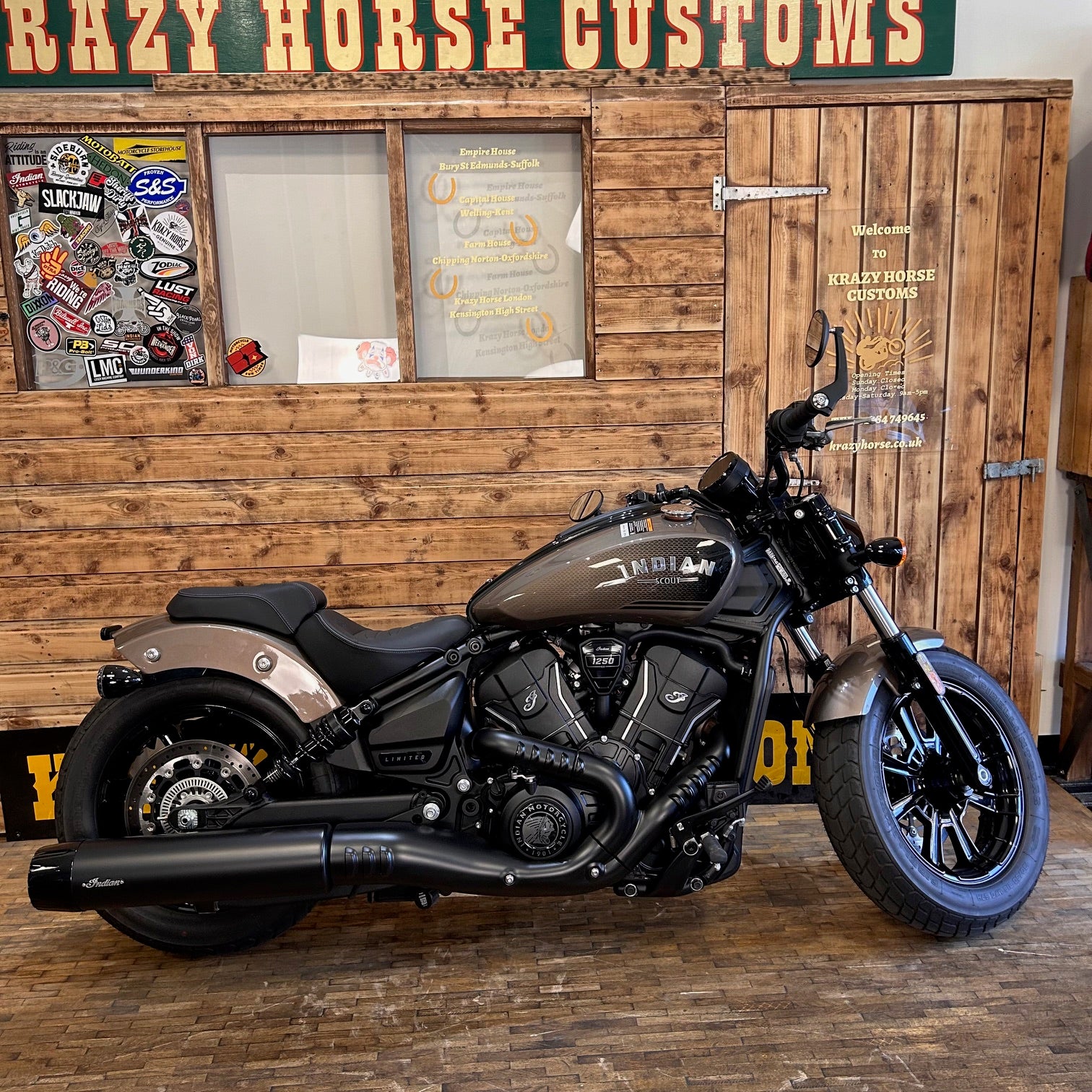 INDIAN SCOUT 25 MODEL Ltd + Tech - NARA BRONZE - PreLoved