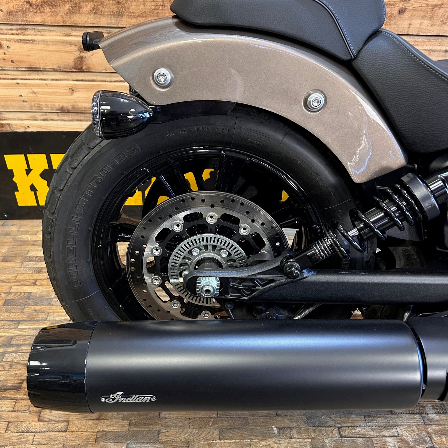 INDIAN SCOUT 25 MODEL Ltd + Tech - NARA BRONZE - PreLoved