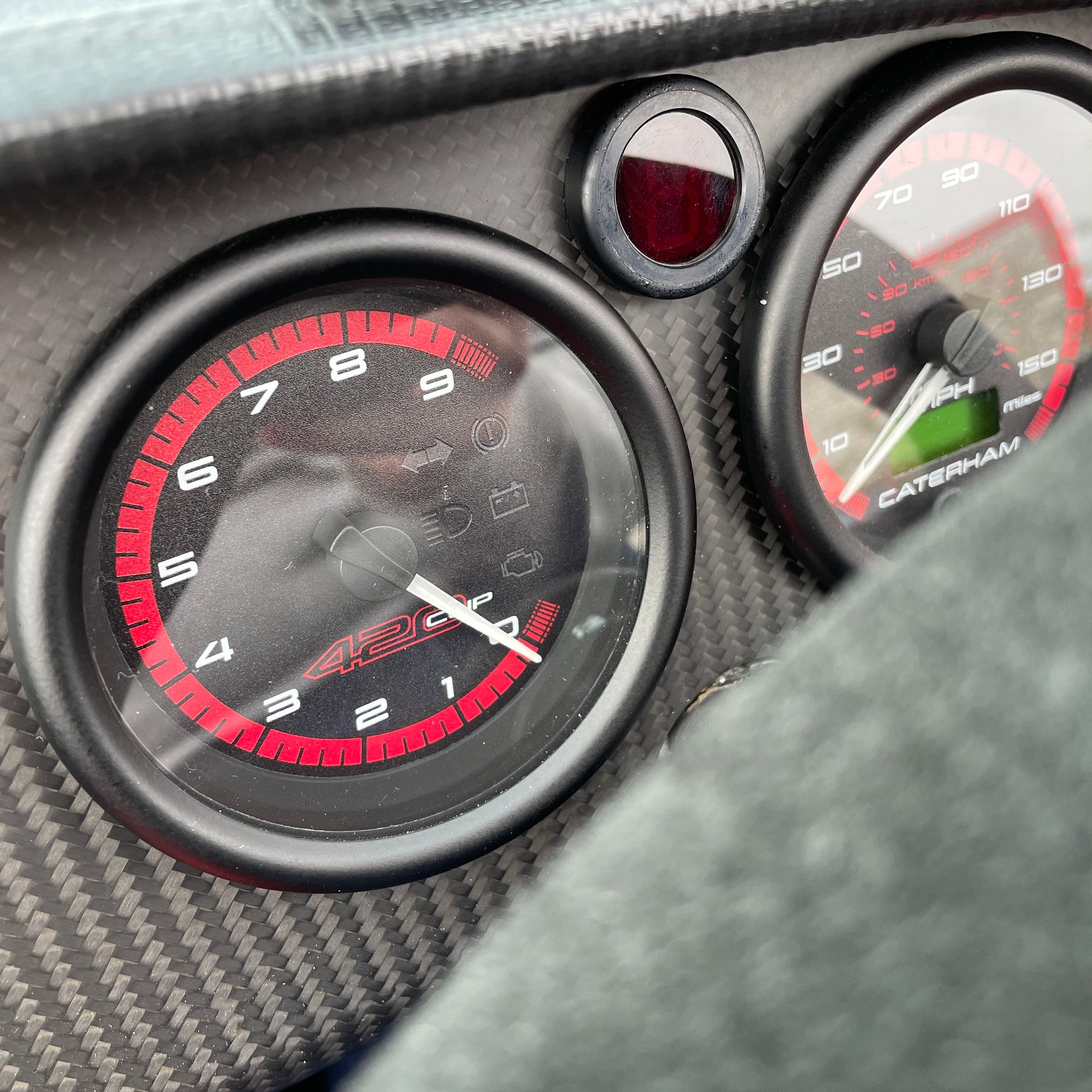 BRAND NEW UNREGISTERED CATERHAM SEVEN 420CUP - DARK SILVER WITH BLACK