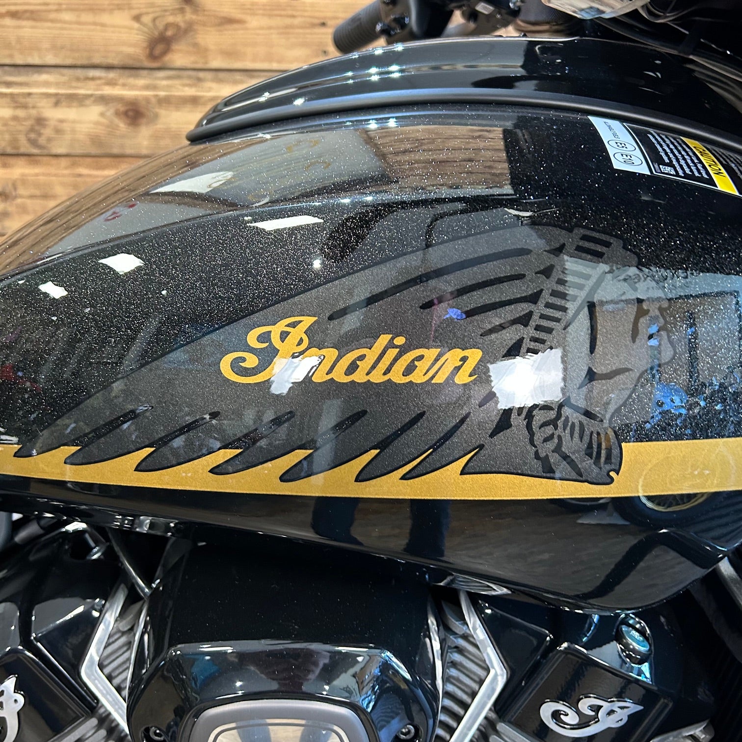 INDIAN CHIEFTAIN 2026 Power plus 112 - Black Crystal with Black Metallic and Championship Gold Accent