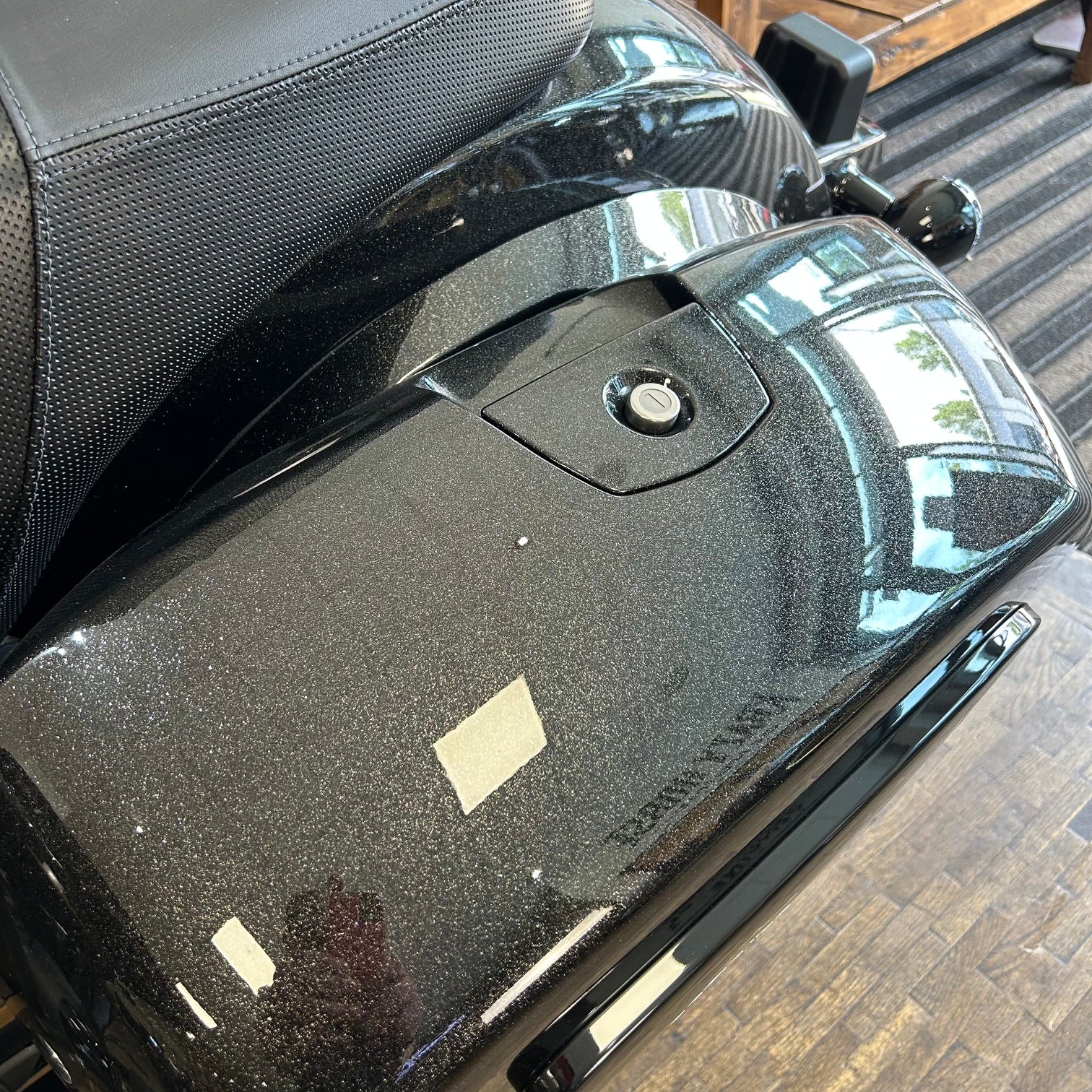 INDIAN CHIEFTAIN 2026 Power plus 112 - Black Crystal with Black Metallic and Championship Gold Accent