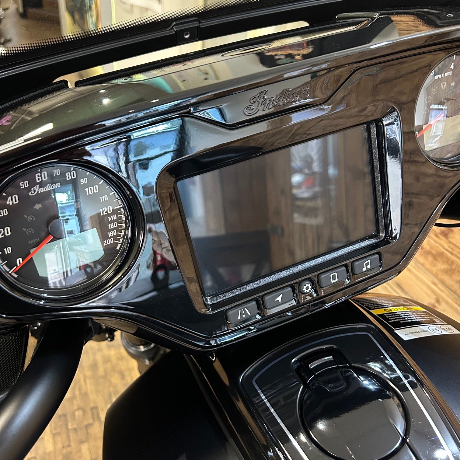 INDIAN CHIEFTAIN112 POWER PLUS -  BLACK SMOKE - PRELOVED