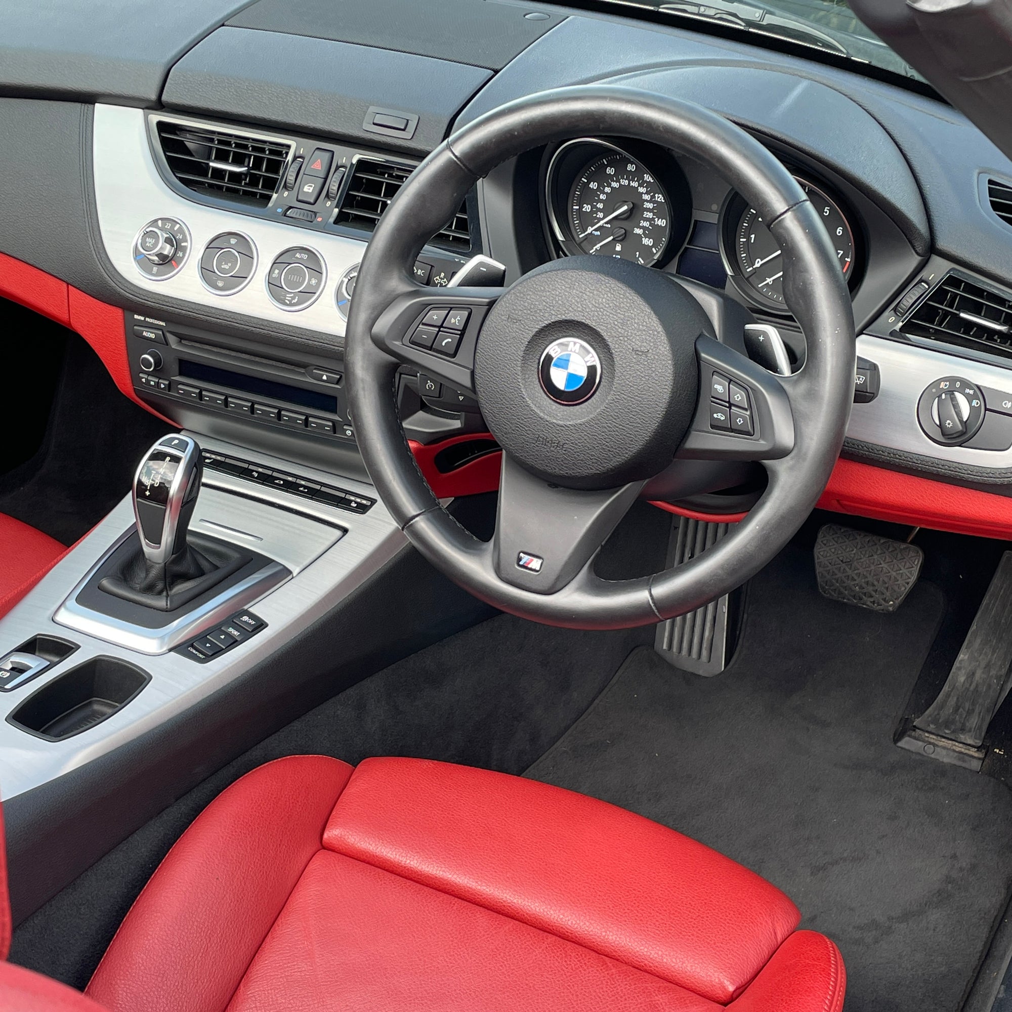 14/14 BMW Z4 SDRIVE20I M SPORT AUTO CONVERTIBLE - BLACK WITH RED LEATHER