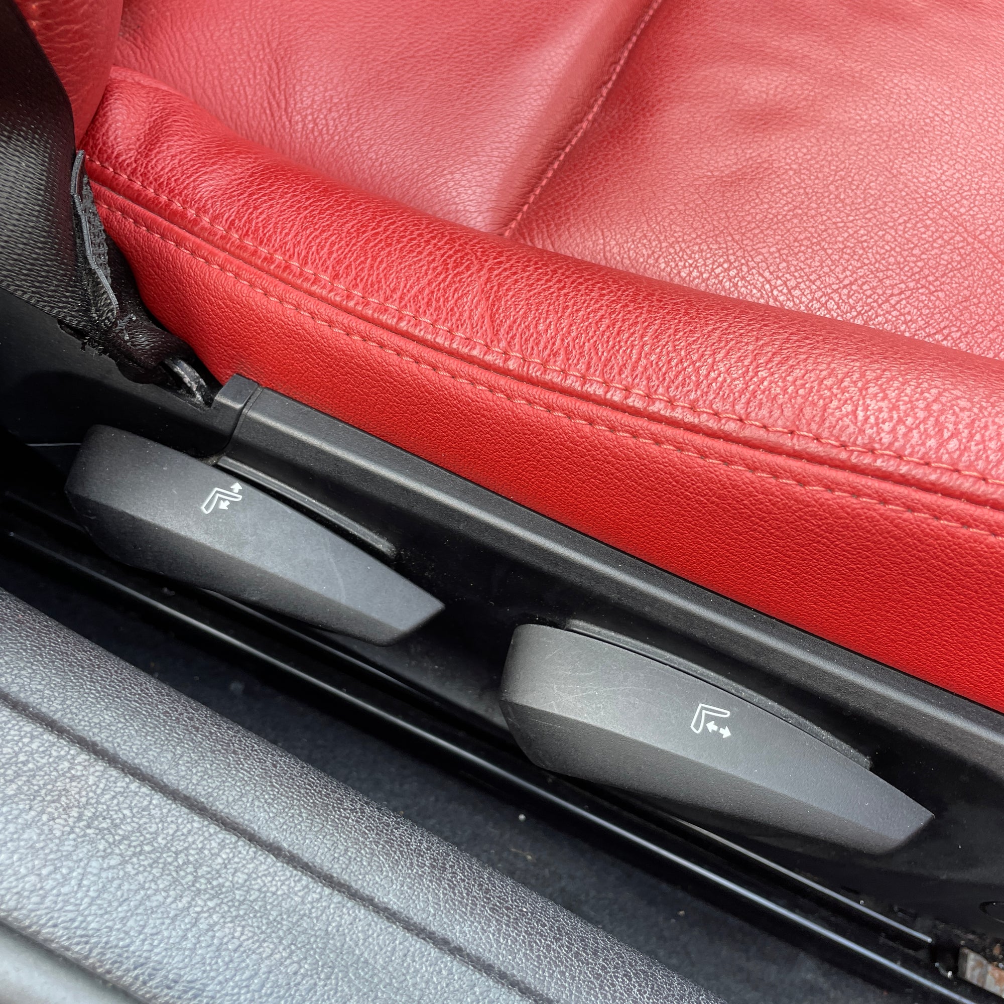 14/14 BMW Z4 SDRIVE20I M SPORT AUTO CONVERTIBLE - BLACK WITH RED LEATHER