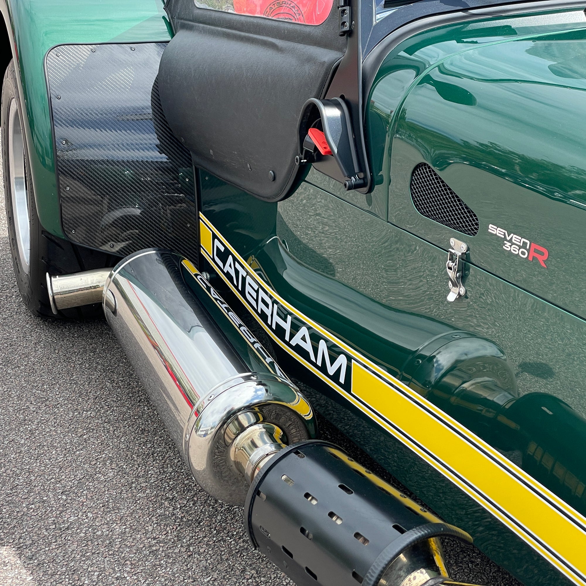 21/71 CATERHAM SEVEN 360R STANDARD CHASSIS - OLD F1 GREEN WITH BLACK LEATHER