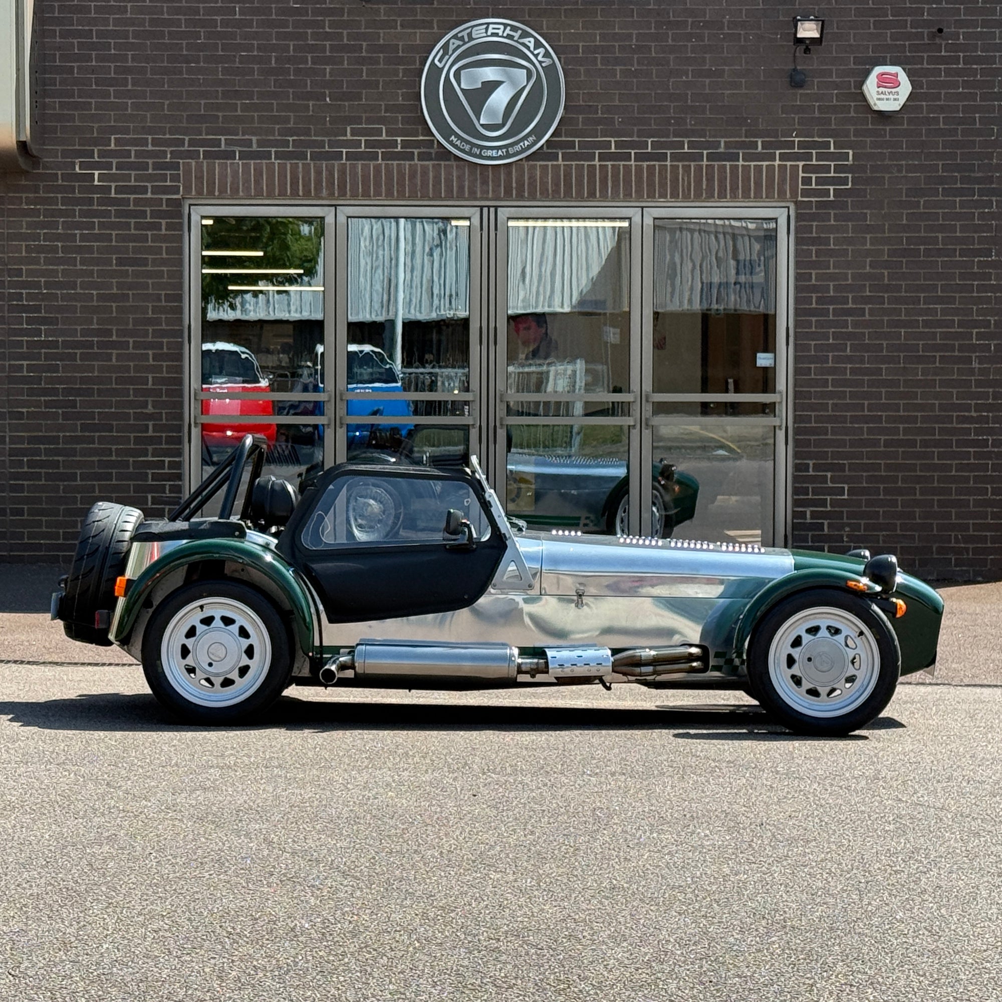 10/10 CATERHAM SEVEN ROADSPORT LARGE CHASSIS - GREEN ALUMINIUM WITH BLACK LEATHER