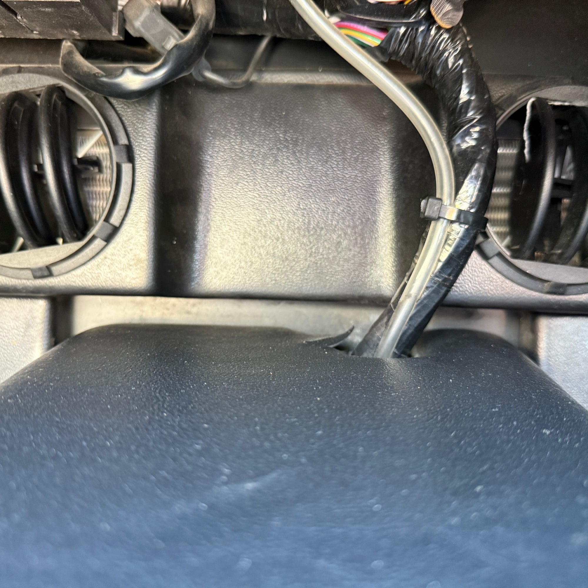 10/10 CATERHAM SEVEN ROADSPORT LARGE CHASSIS - GREEN ALUMINIUM WITH BLACK LEATHER