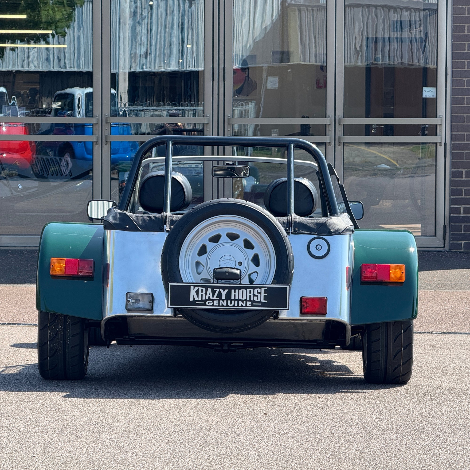 10/10 CATERHAM SEVEN ROADSPORT LARGE CHASSIS - GREEN ALUMINIUM WITH BLACK LEATHER