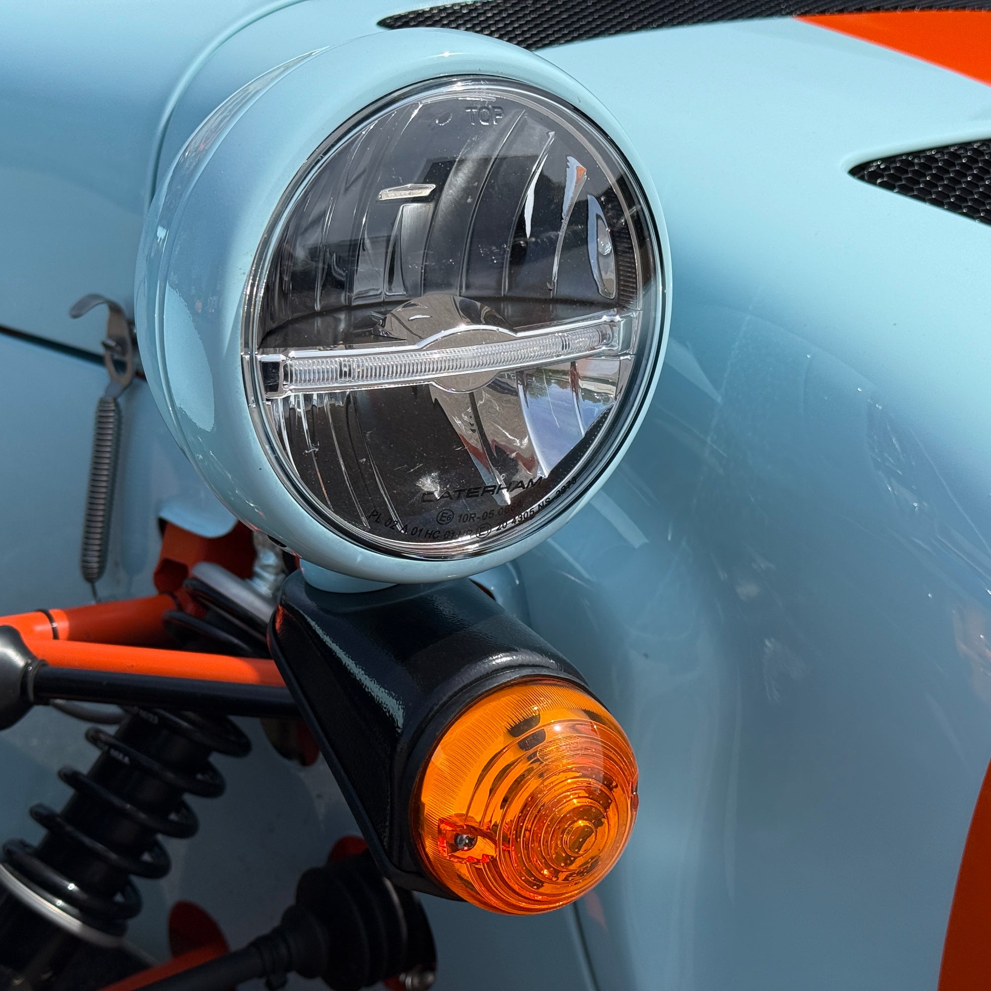 24/24 CATERHAM 170S - GULF BLUE WITH BLACK