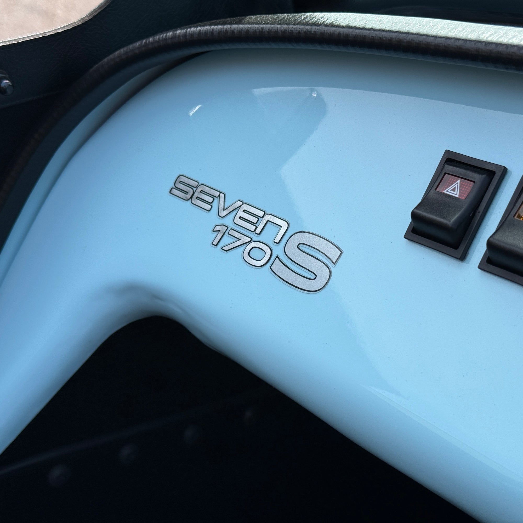 24/24 CATERHAM 170S - GULF BLUE WITH BLACK