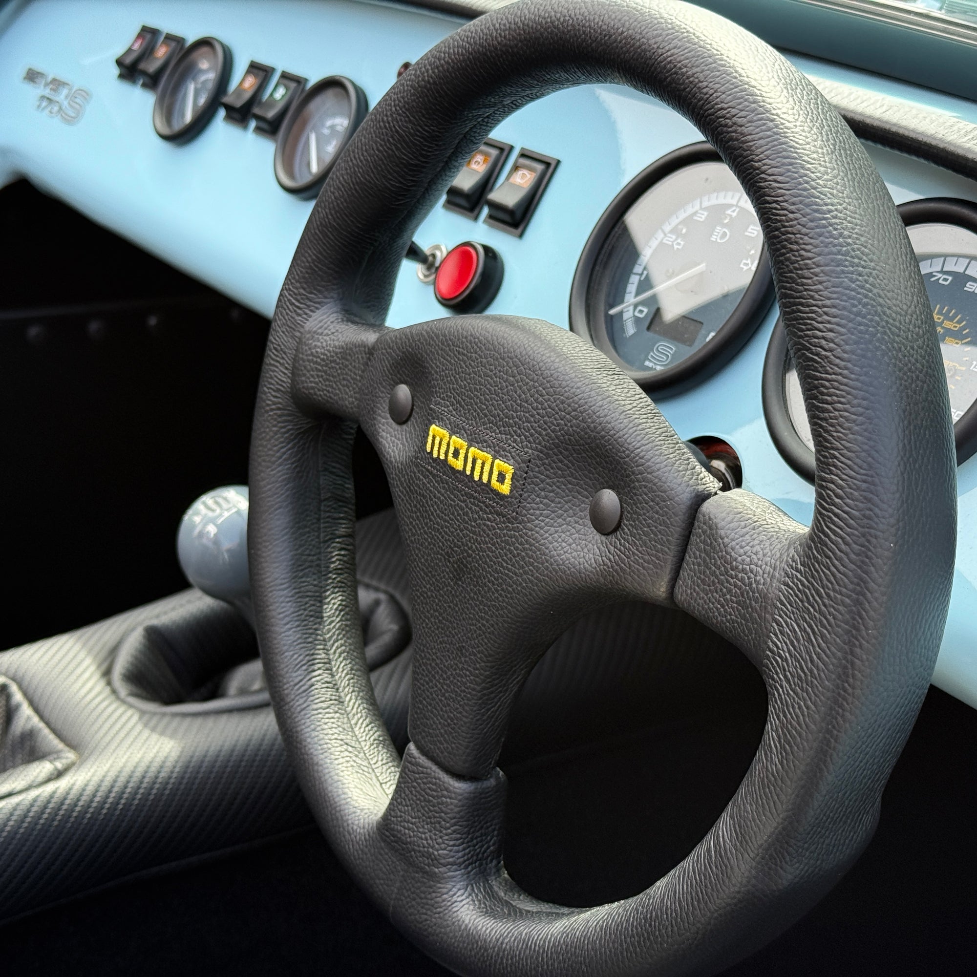 24/24 CATERHAM 170S - GULF BLUE WITH BLACK