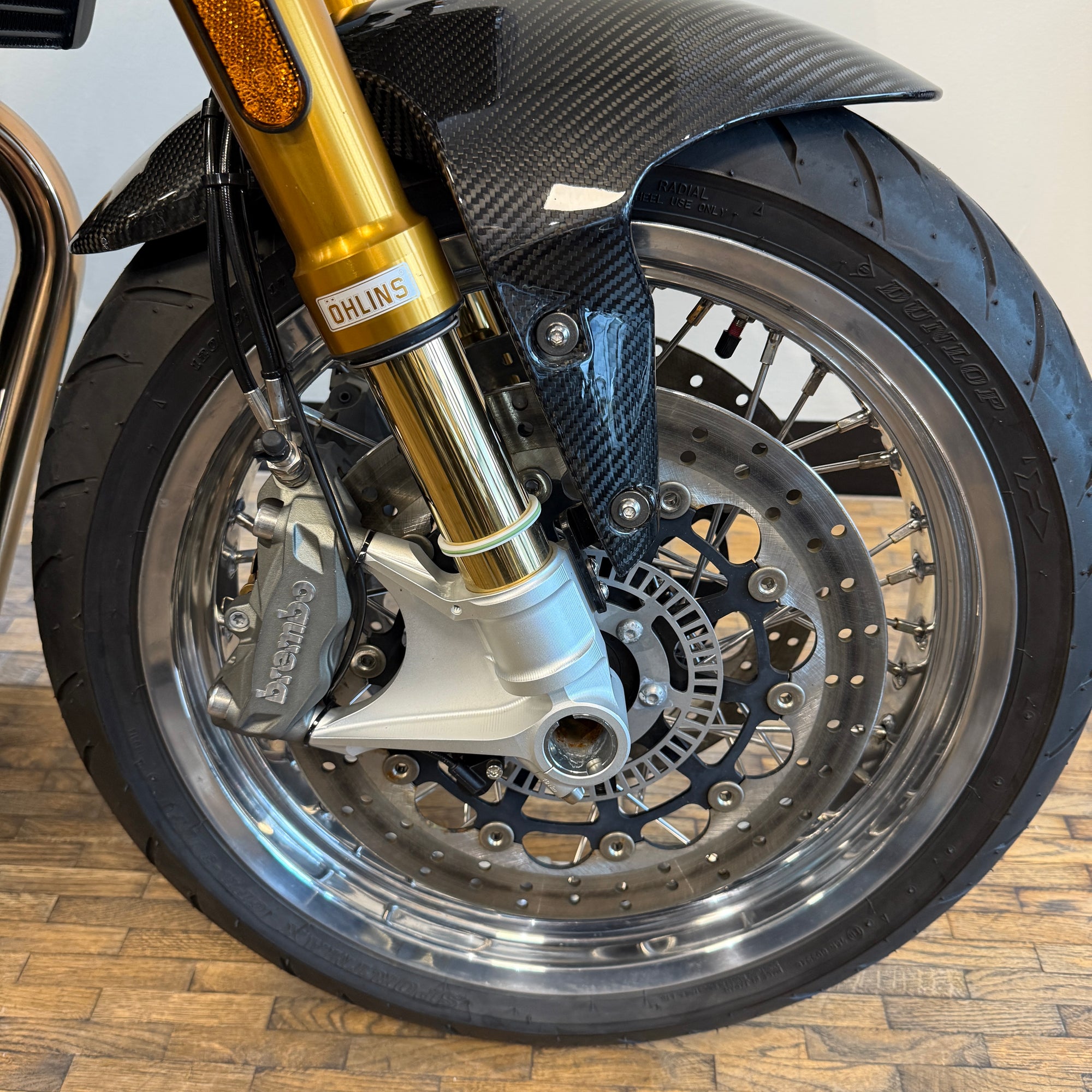 NORTON 961 CR - MANX SILVER - PreLoved