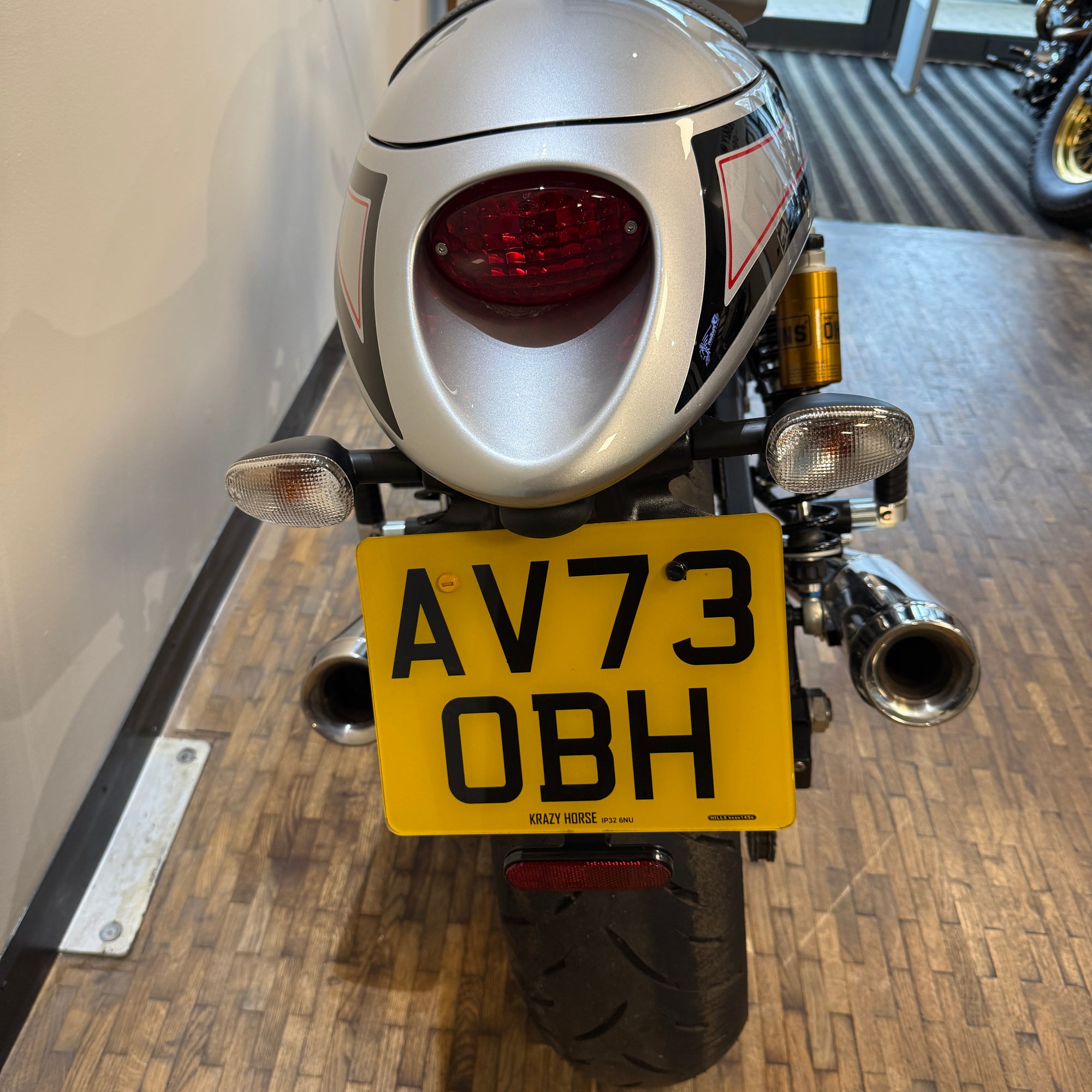 NORTON 961 CR - MANX SILVER - PreLoved