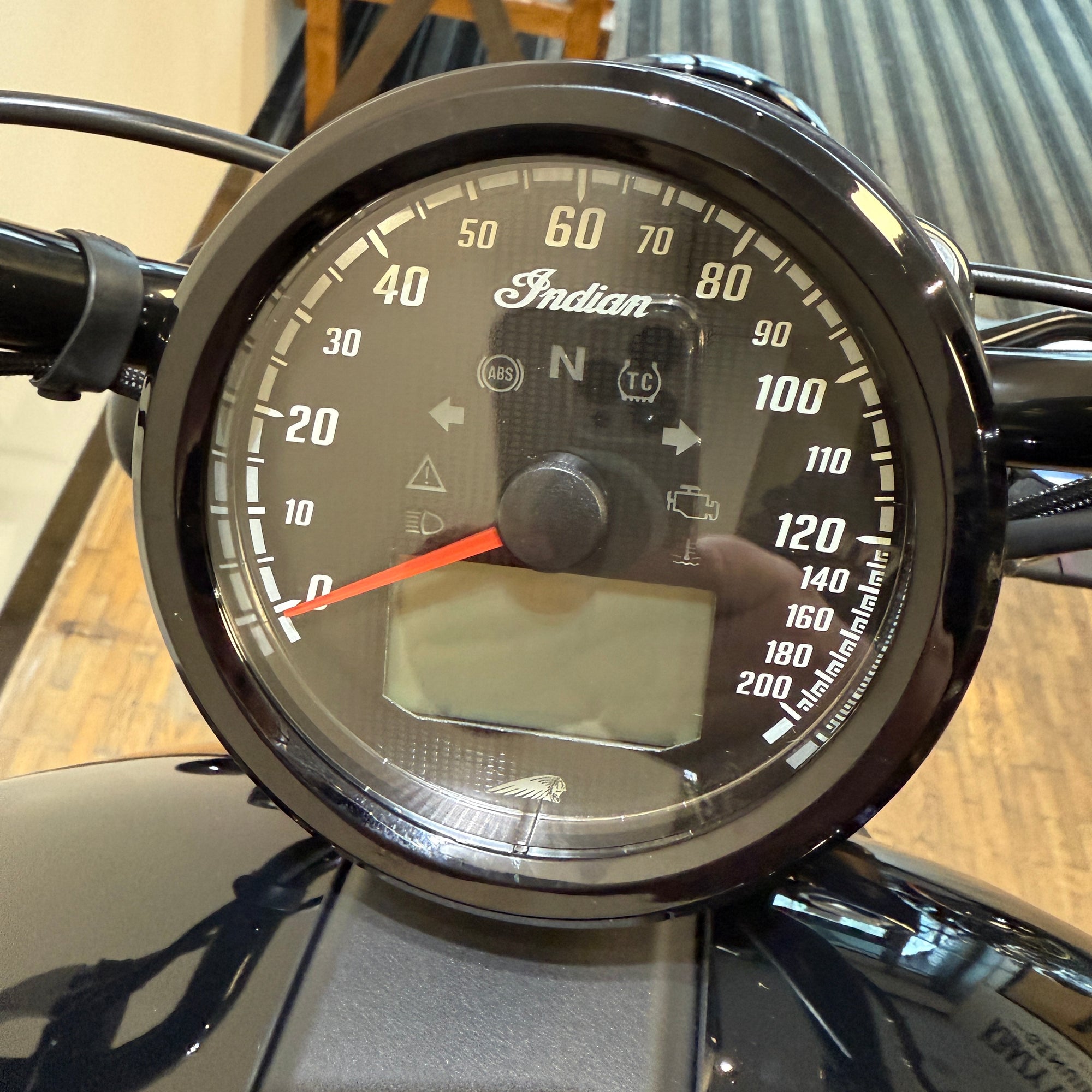 INDIAN SCOUT BOBBER 60 - BLACK METALLIC