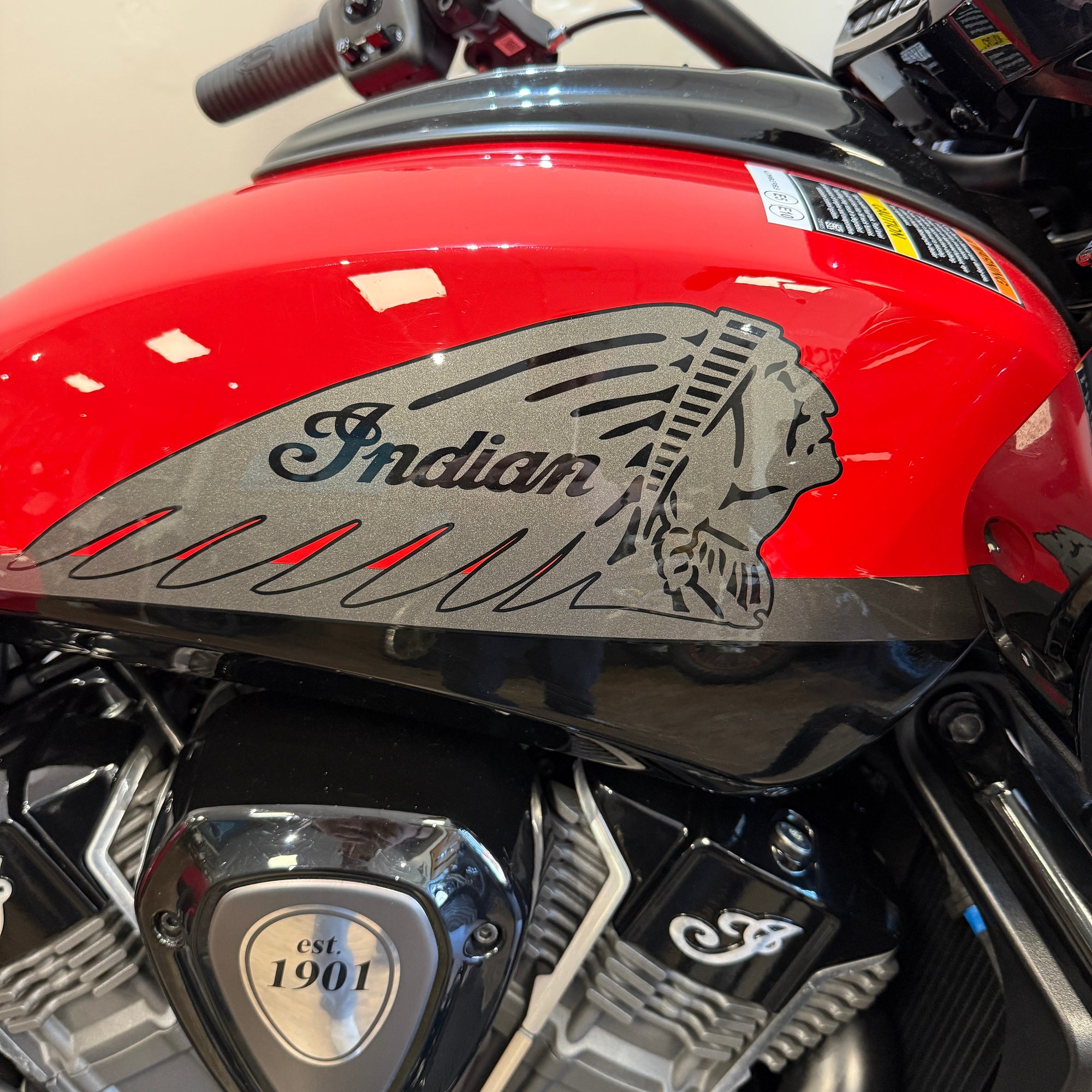 INDIAN CHALLENGER DARKHORSE - INDY RED WITH GRAPHICS - PreLoved