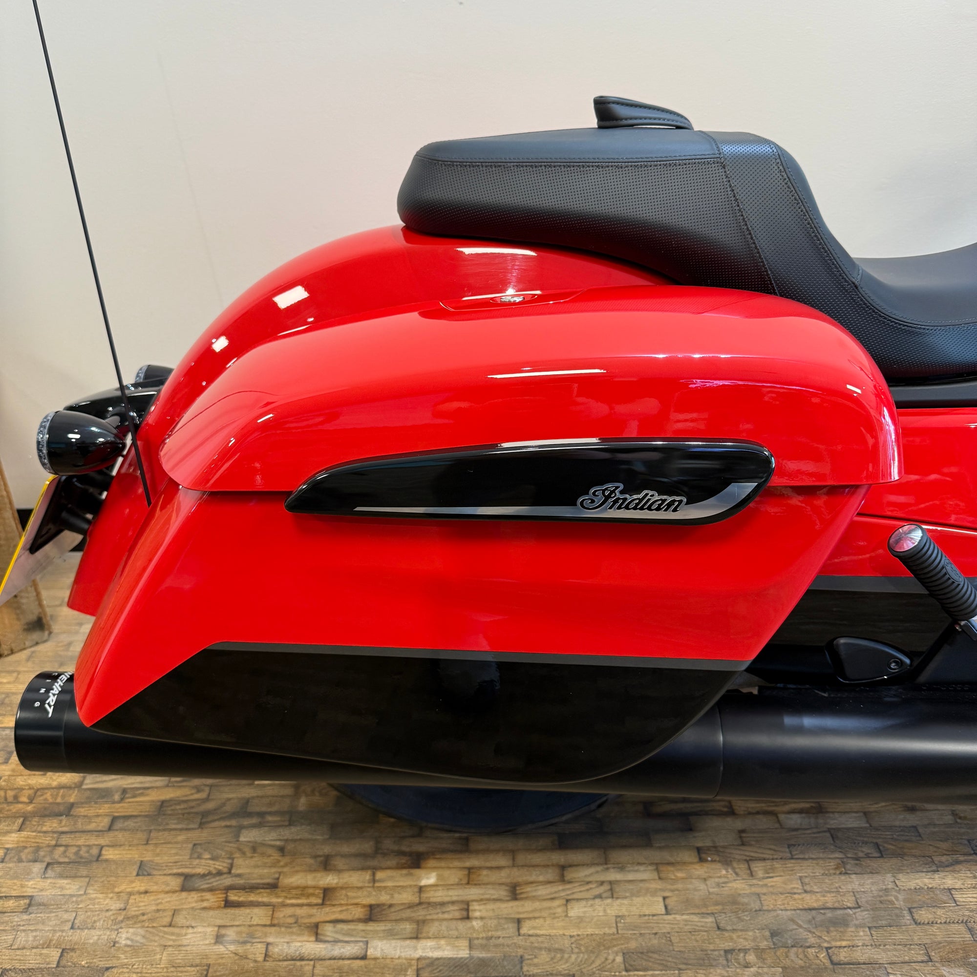 INDIAN CHALLENGER DARKHORSE - INDY RED WITH GRAPHICS - PreLoved