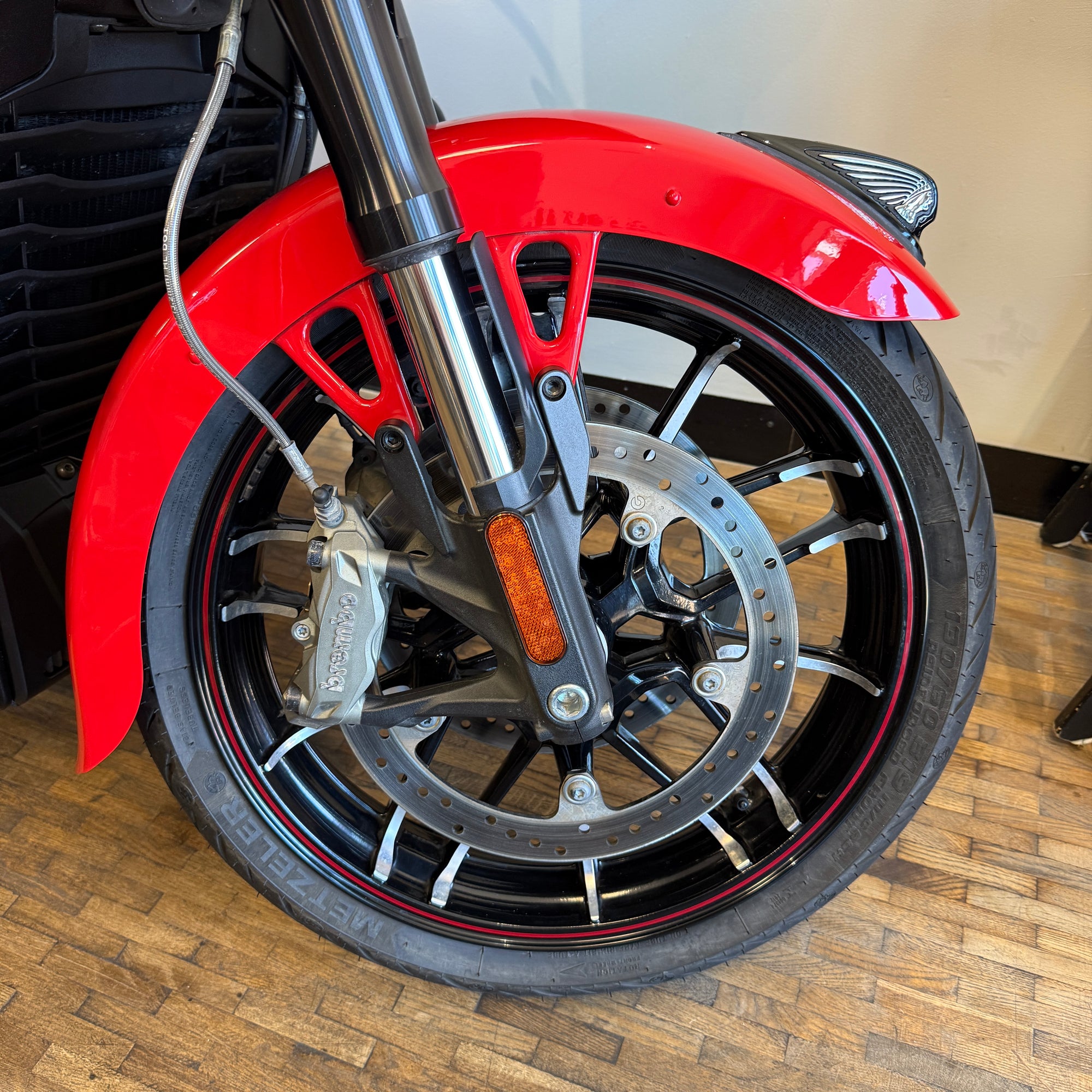 INDIAN CHALLENGER DARKHORSE - INDY RED WITH GRAPHICS - PreLoved