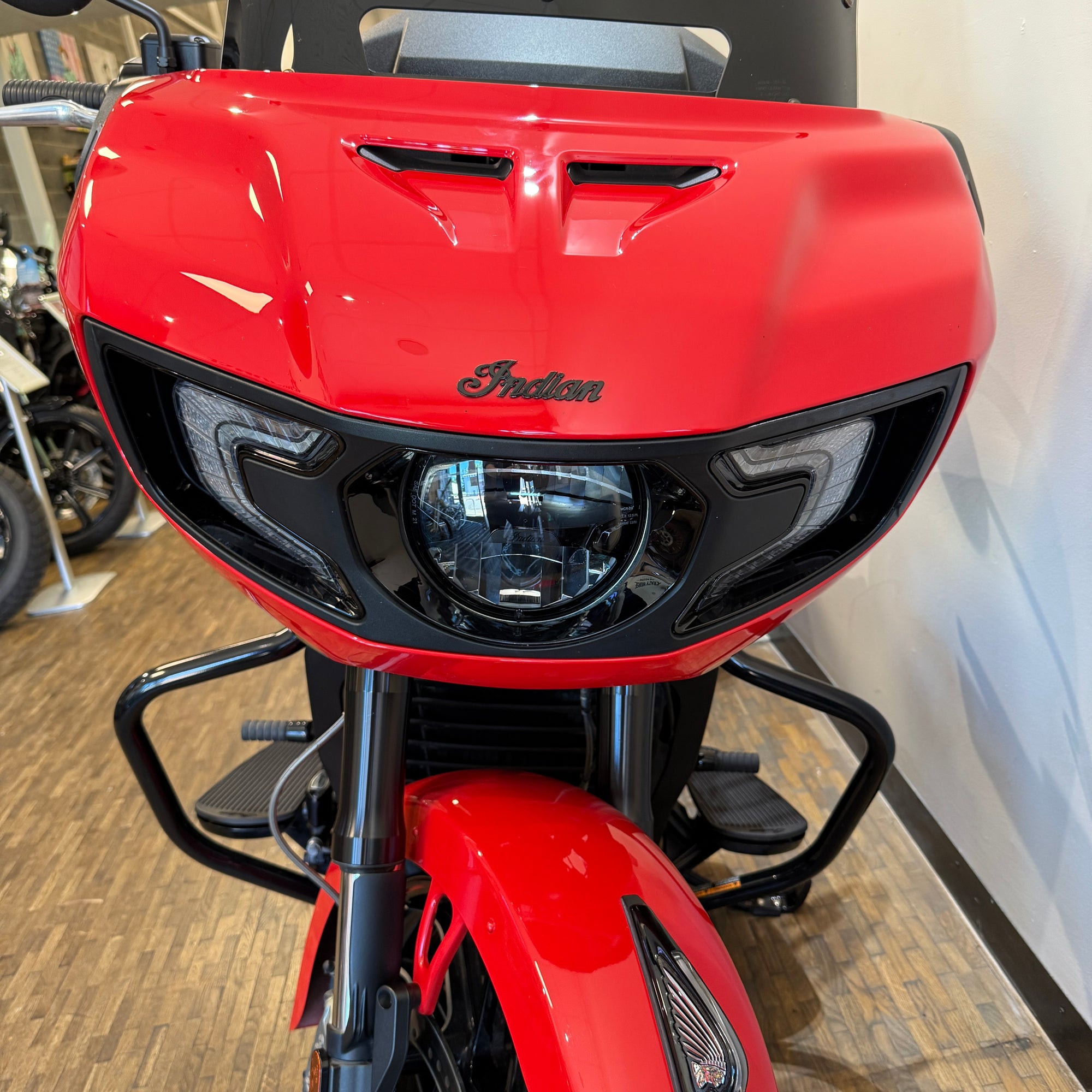 INDIAN CHALLENGER DARKHORSE - INDY RED WITH GRAPHICS - PreLoved