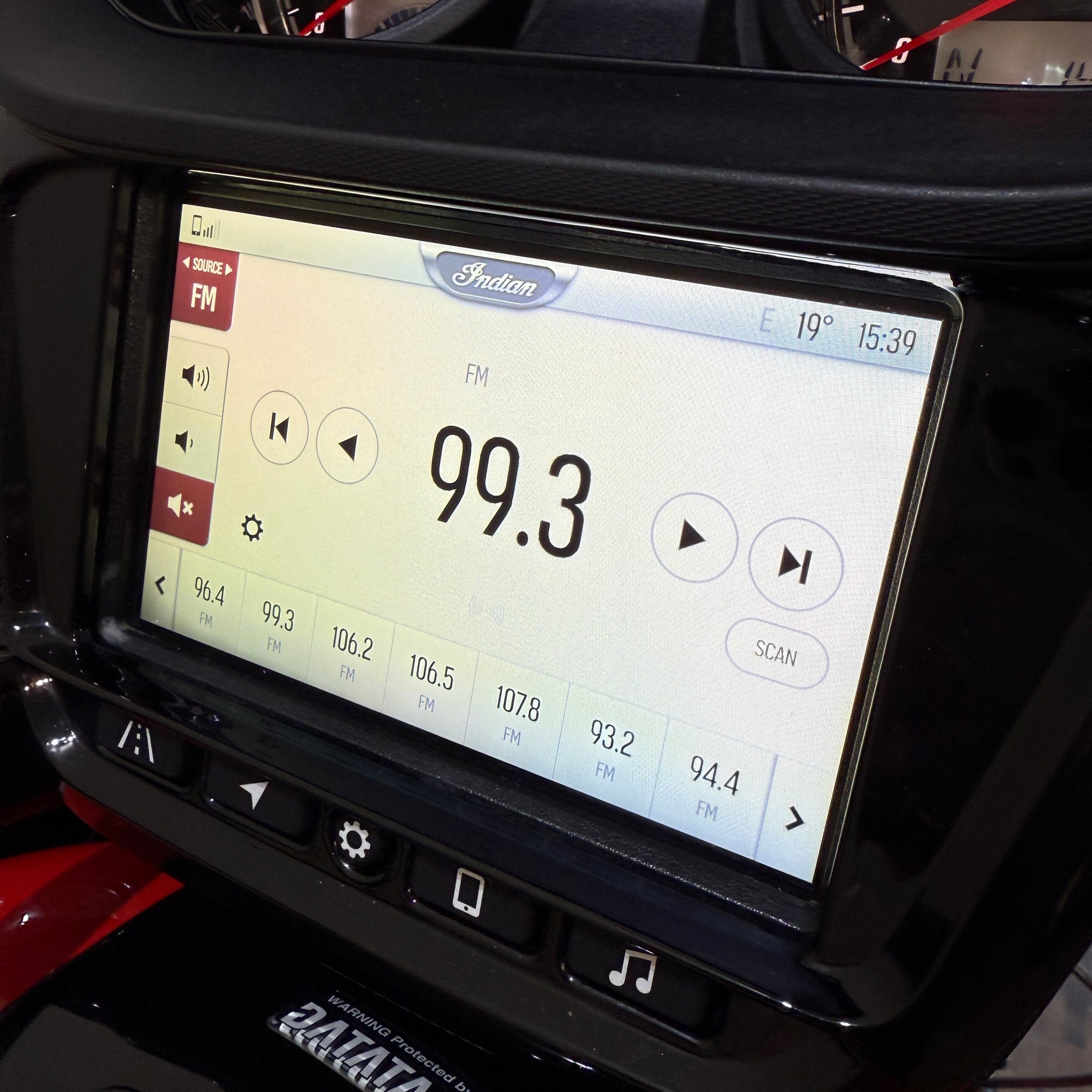 INDIAN CHALLENGER DARKHORSE - INDY RED WITH GRAPHICS - PreLoved