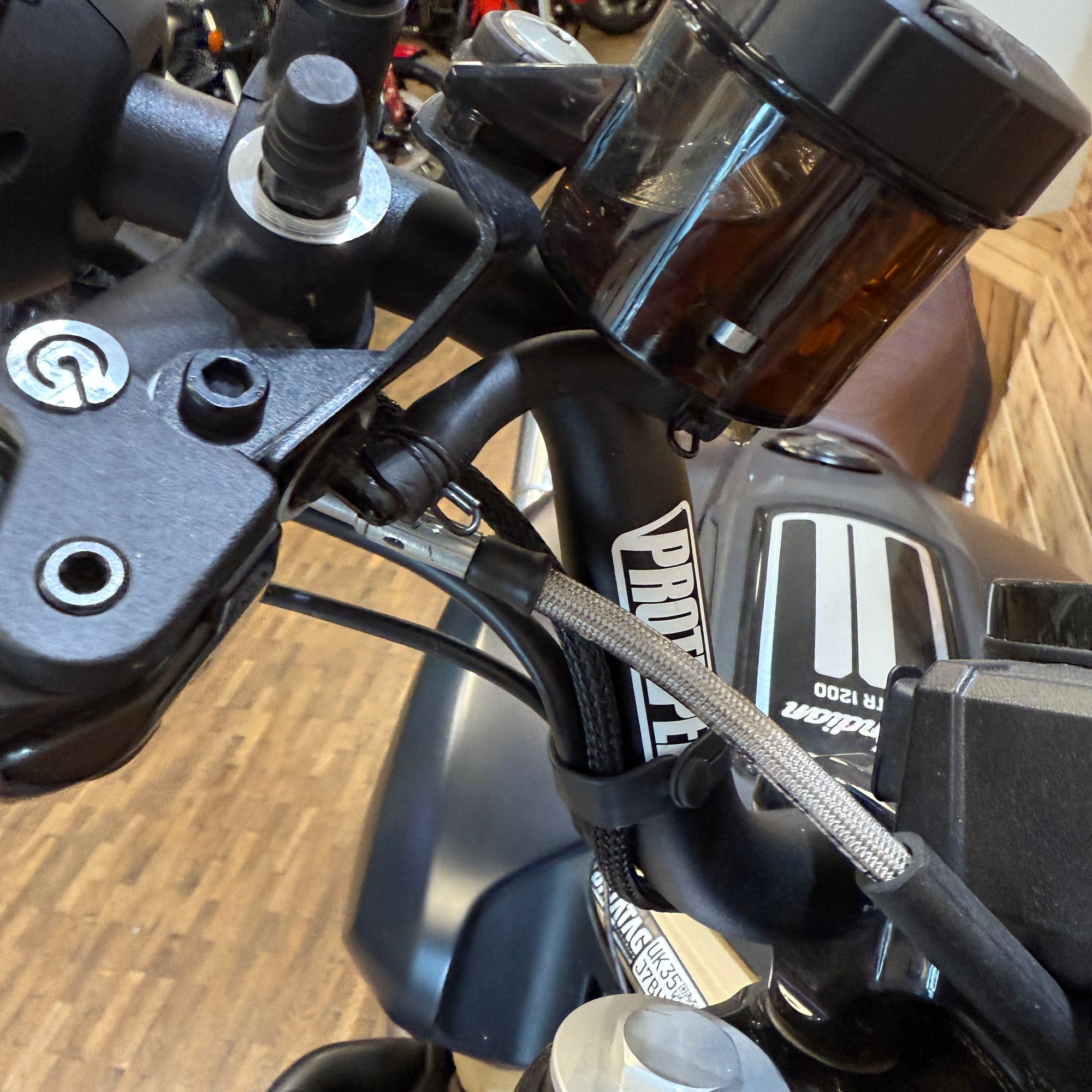 INDIAN FTR RALLY ‘23 - BLACK SMOKE - Preloved