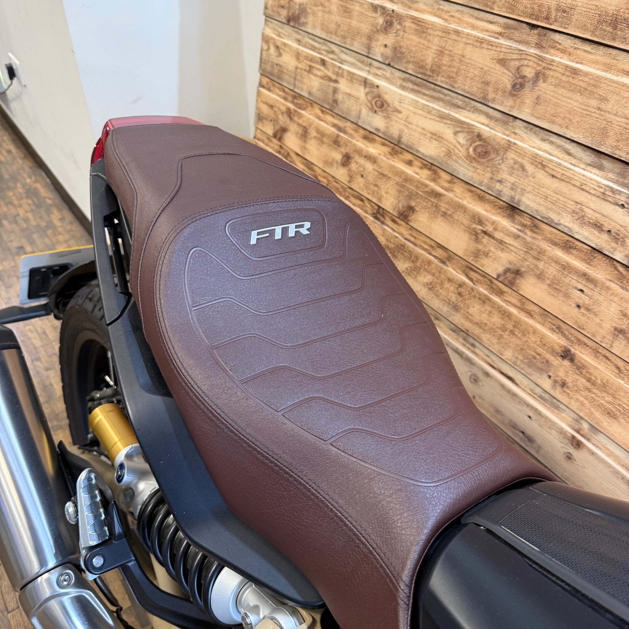 INDIAN FTR RALLY ‘23 - BLACK SMOKE - Preloved