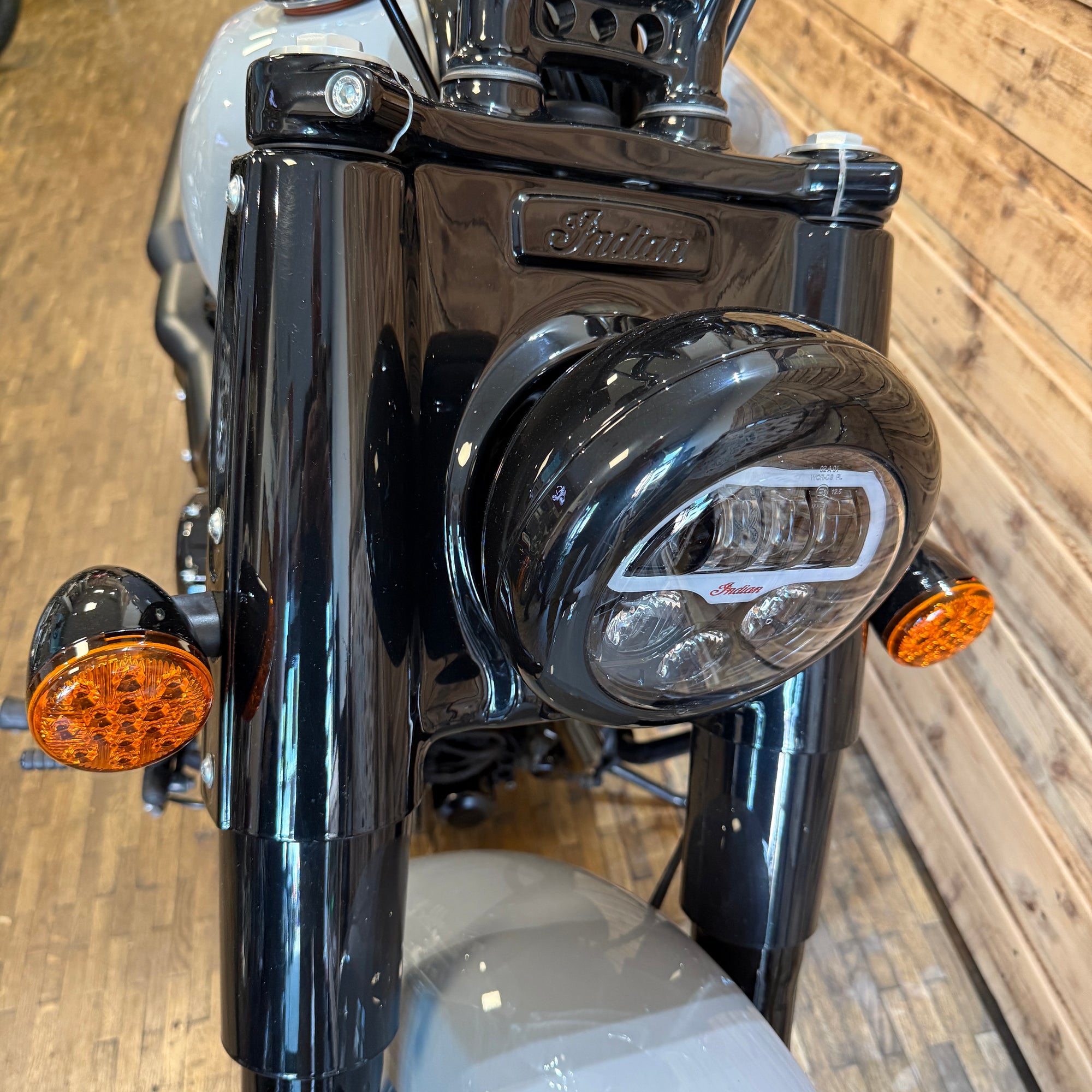 INDIAN CHIEF BOBBER DARKHORSE - STORM GRAY - PreLoved