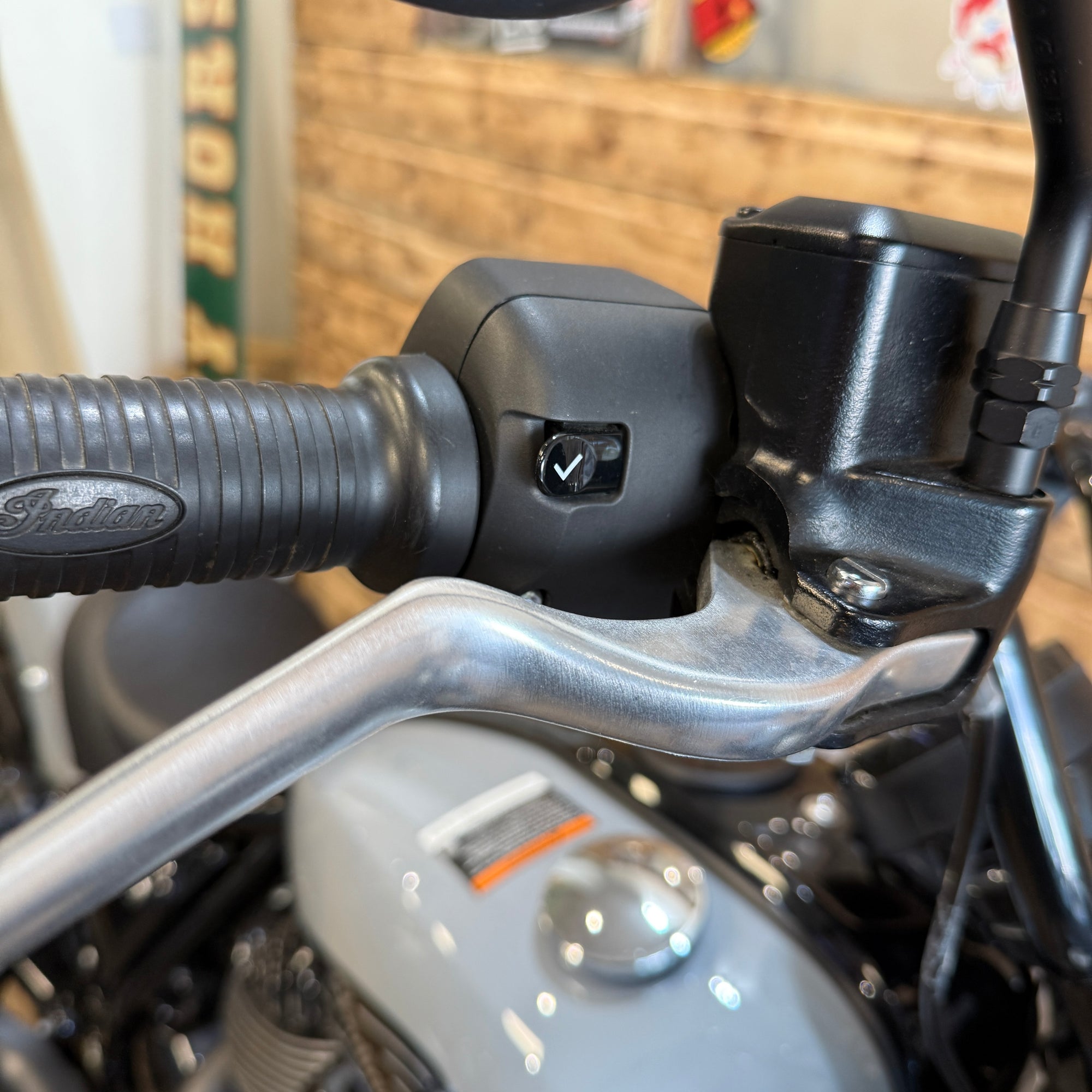 INDIAN CHIEF BOBBER DARKHORSE - STORM GRAY - PreLoved