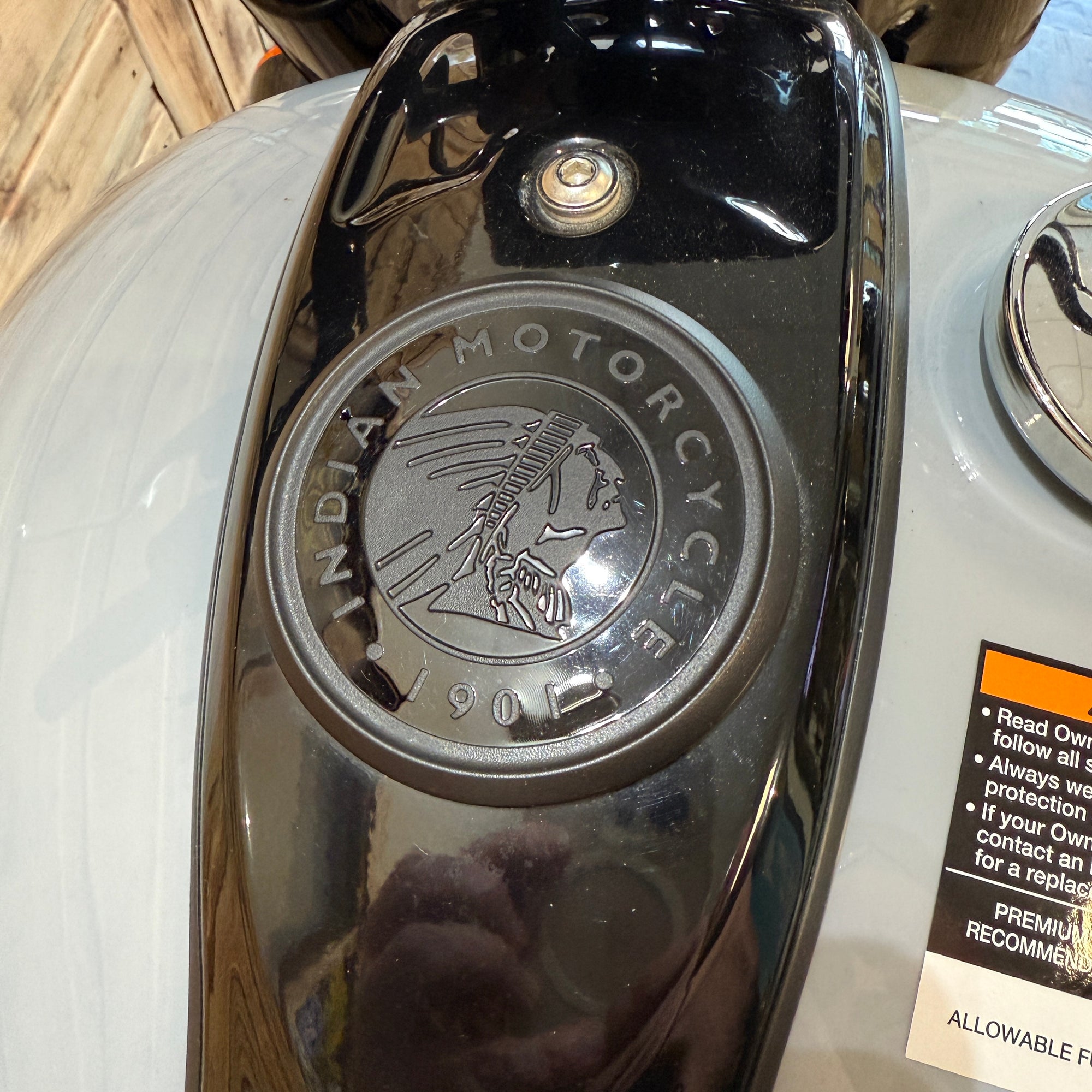 INDIAN CHIEF BOBBER DARKHORSE - STORM GRAY - PreLoved