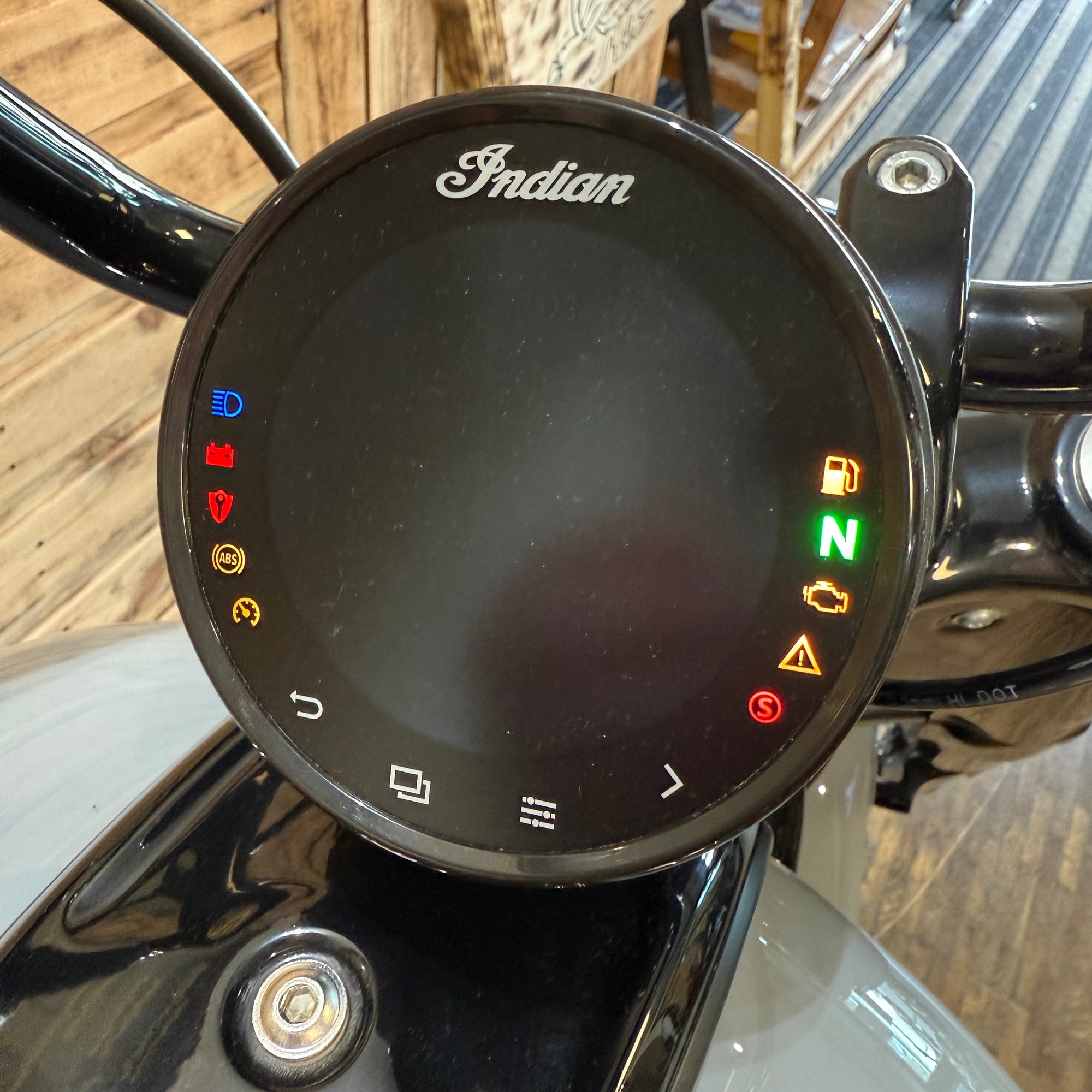 INDIAN CHIEF BOBBER DARKHORSE - STORM GRAY - PreLoved