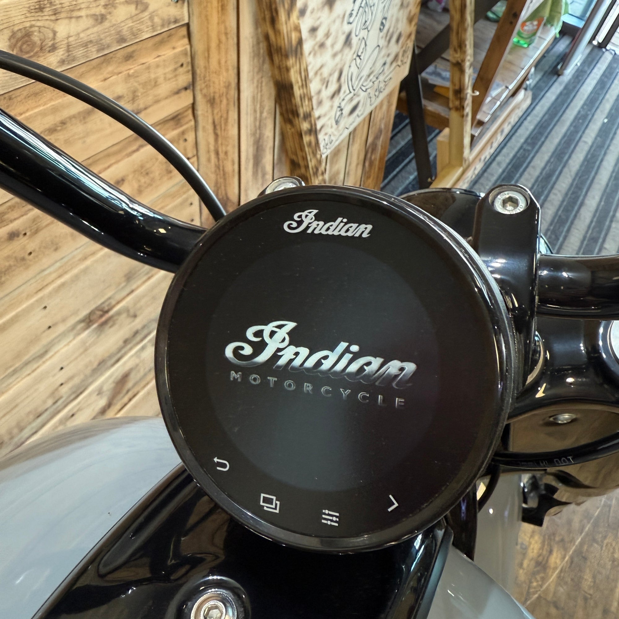 INDIAN CHIEF BOBBER DARKHORSE - STORM GRAY - PreLoved