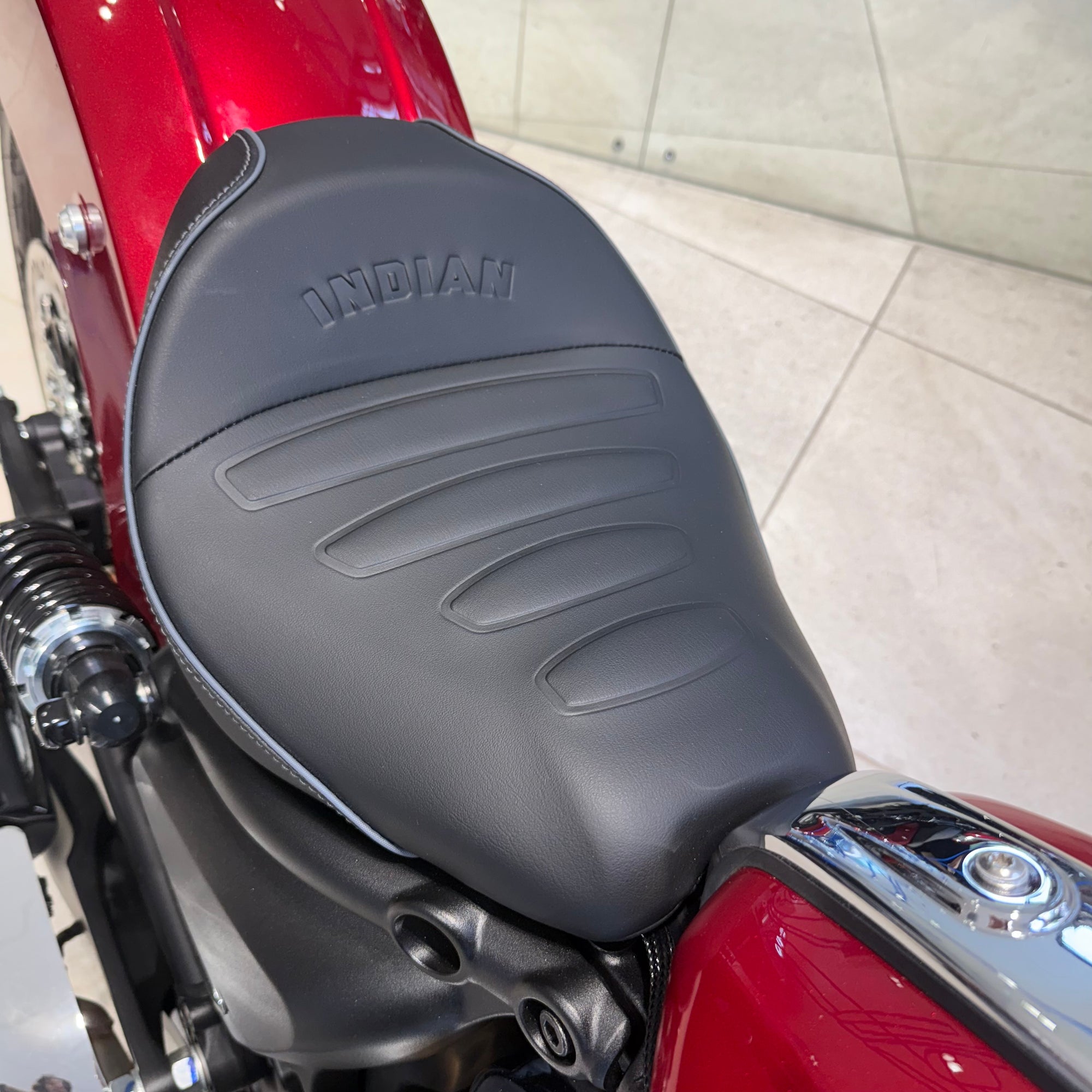 2025 Indian Scout Classic Limited +Tech - Sunset Red Metallic