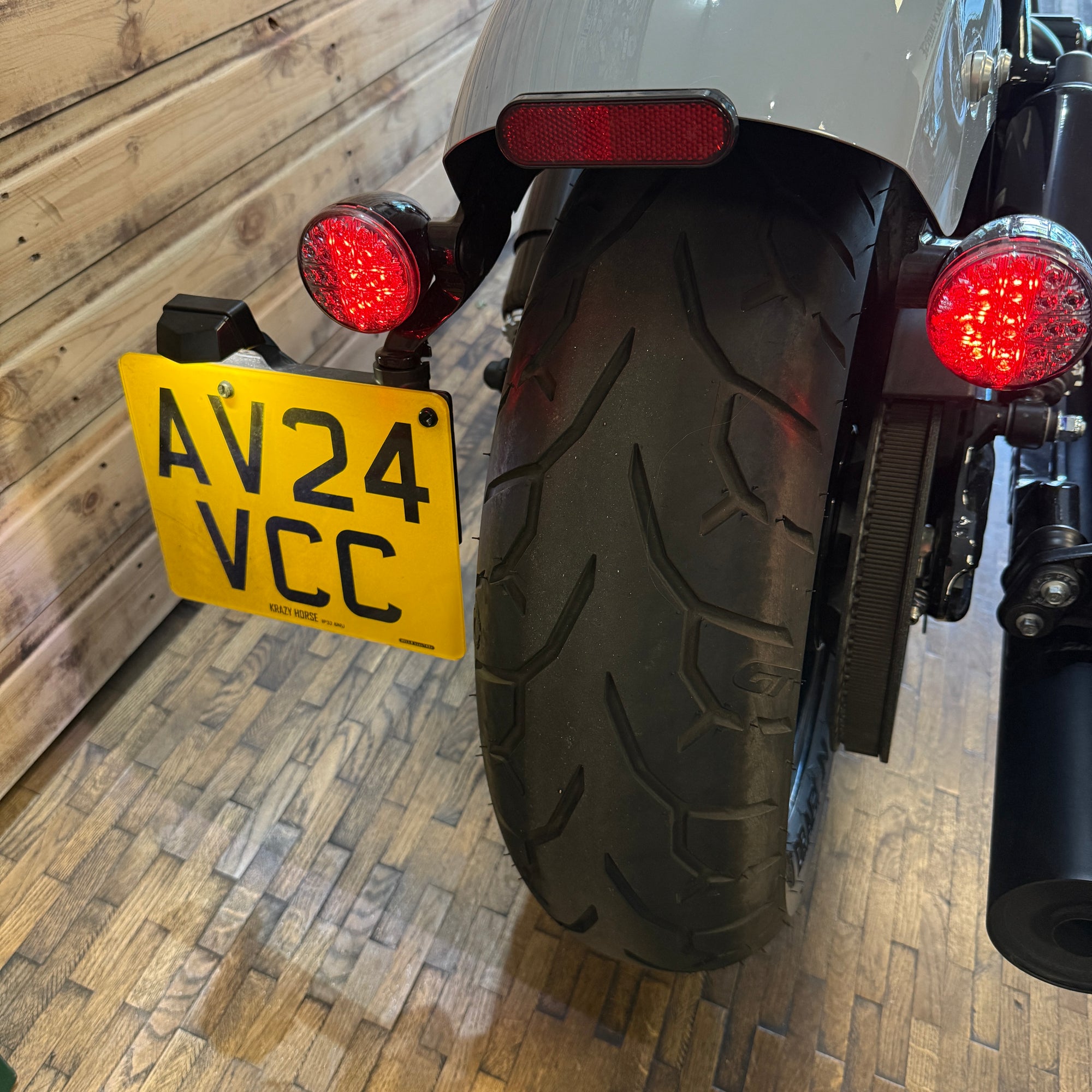 INDIAN CHIEF BOBBER DARKHORSE - STORM GRAY - PreLoved