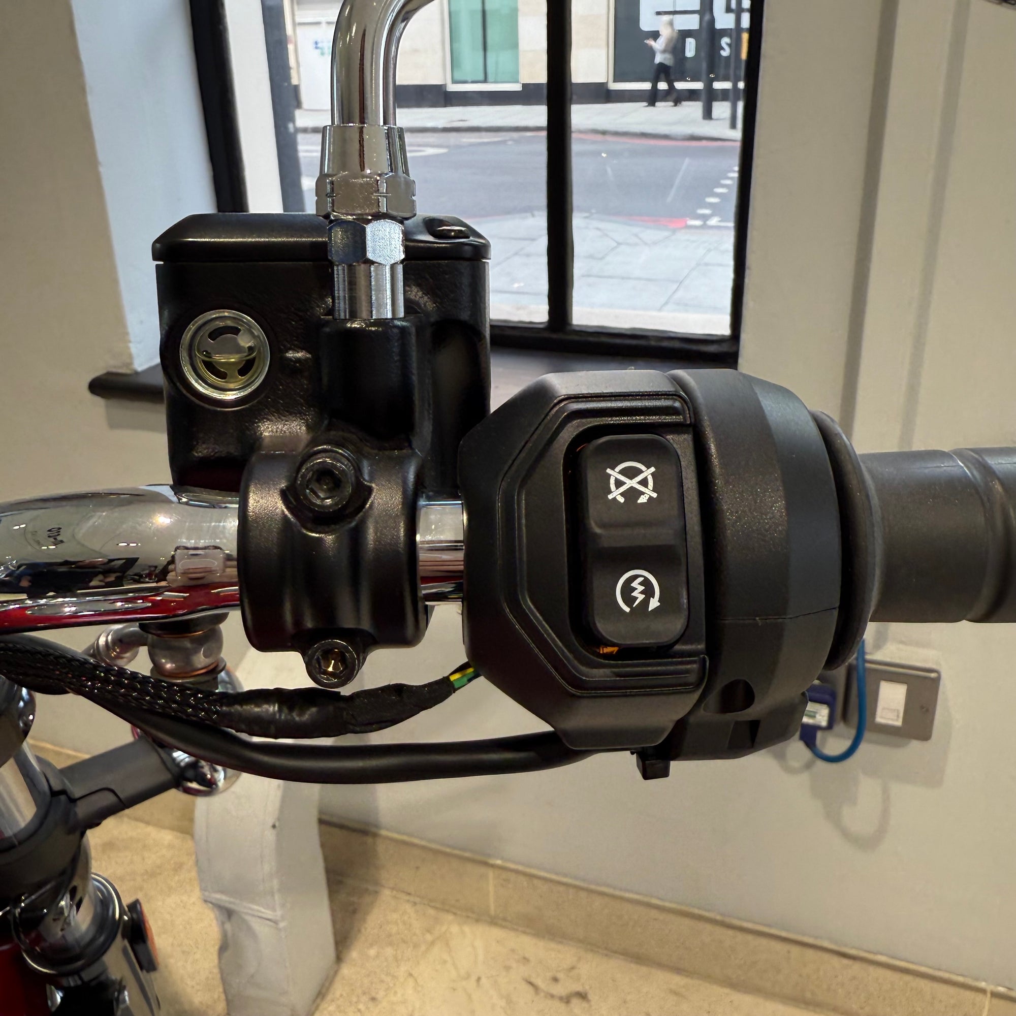 2025 Indian Scout Classic Limited +Tech - Sunset Red Metallic