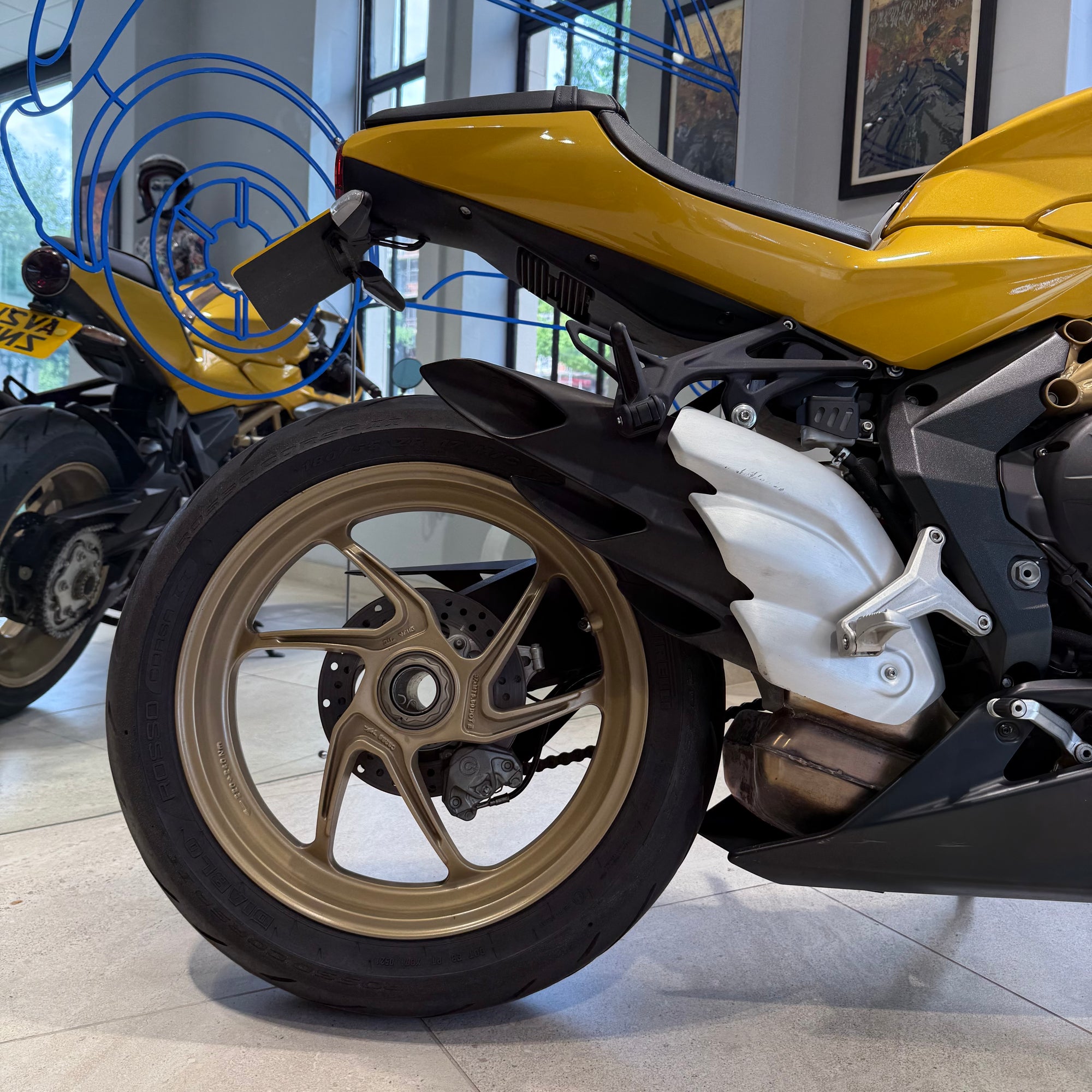 2021 MV Agusta Superveloce E5 - Metallic Yellow / Matt Metallic Graphite - PreLoved