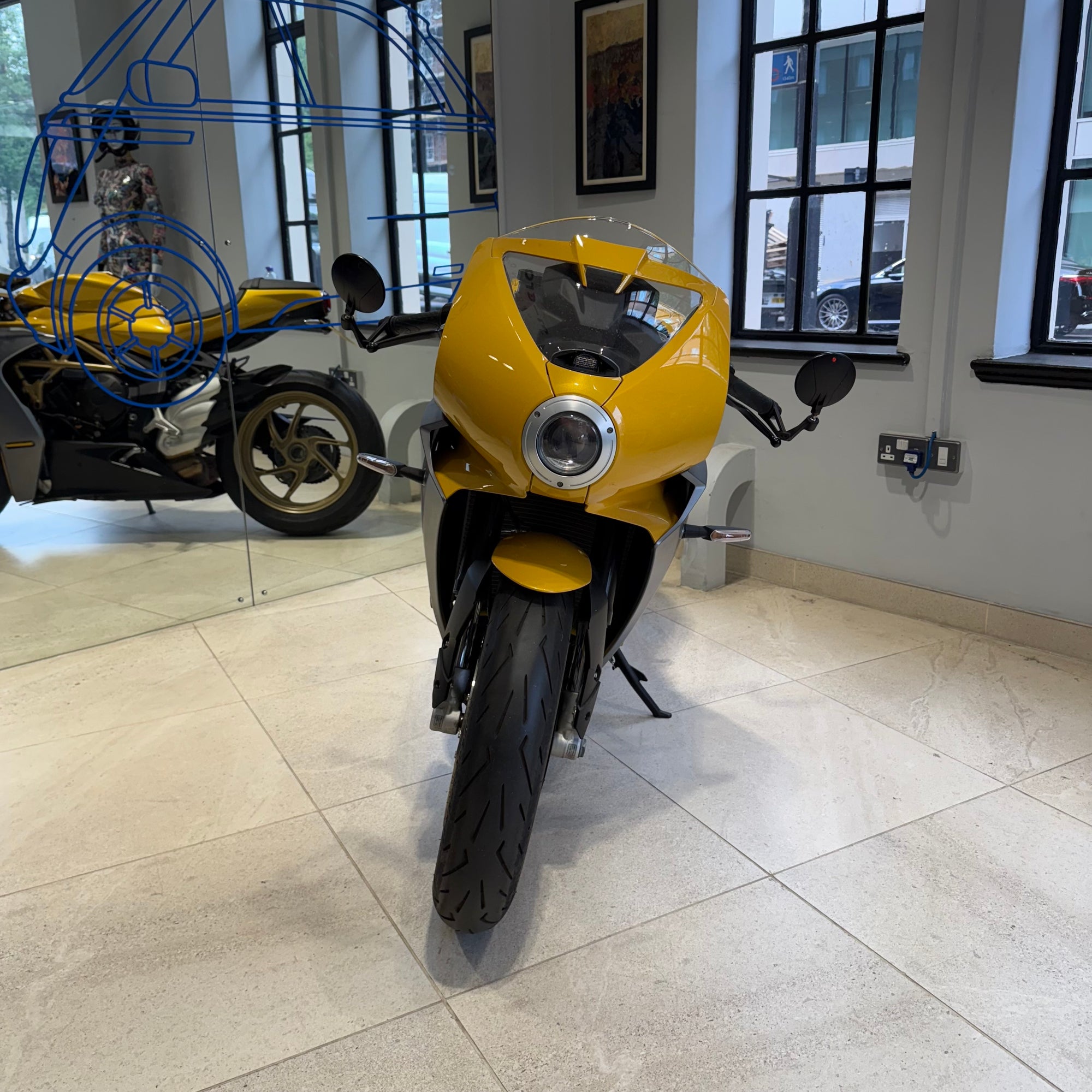 2021 MV Agusta Superveloce E5 - Metallic Yellow / Matt Metallic Graphite - PreLoved