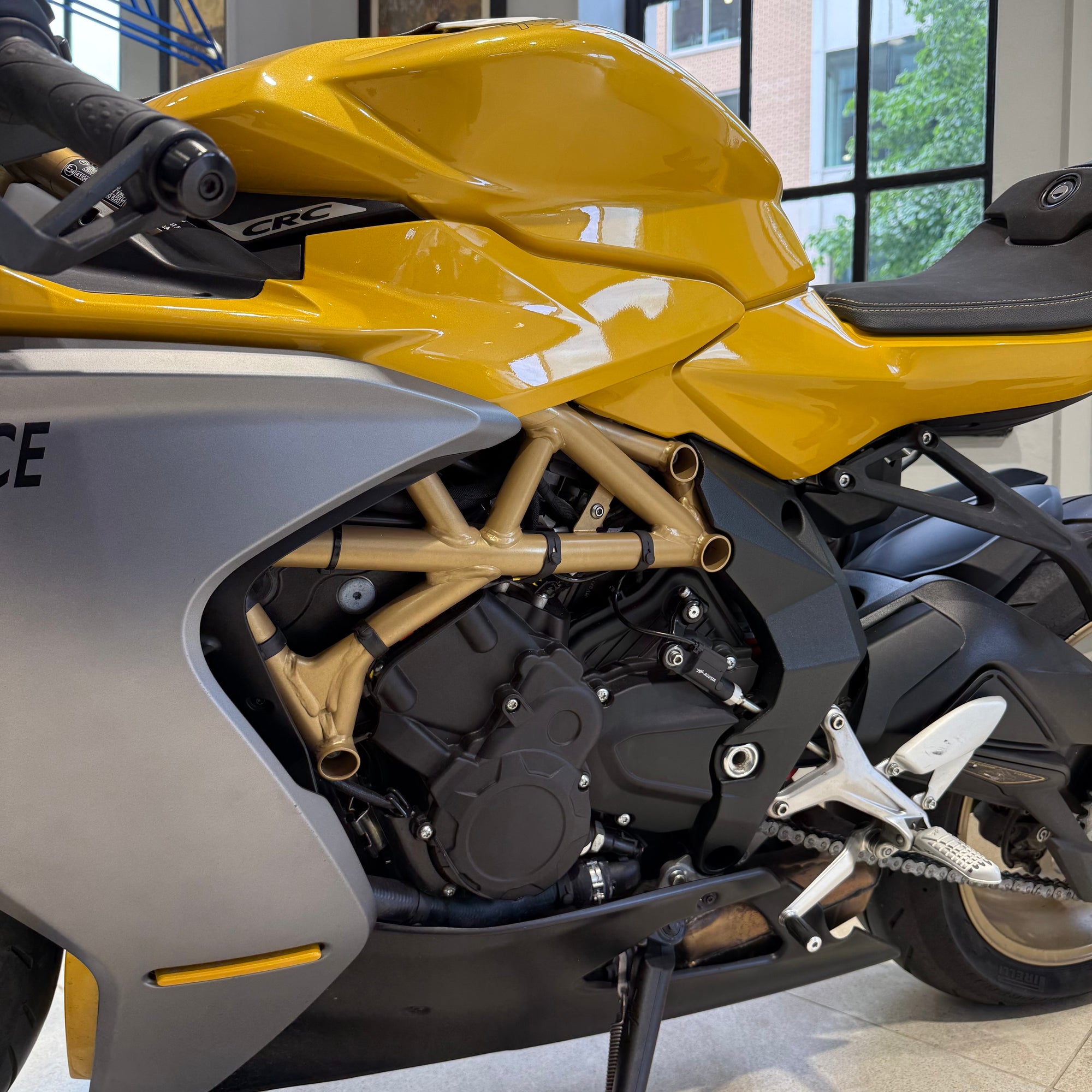 2021 MV Agusta Superveloce E5 - Metallic Yellow / Matt Metallic Graphite - PreLoved