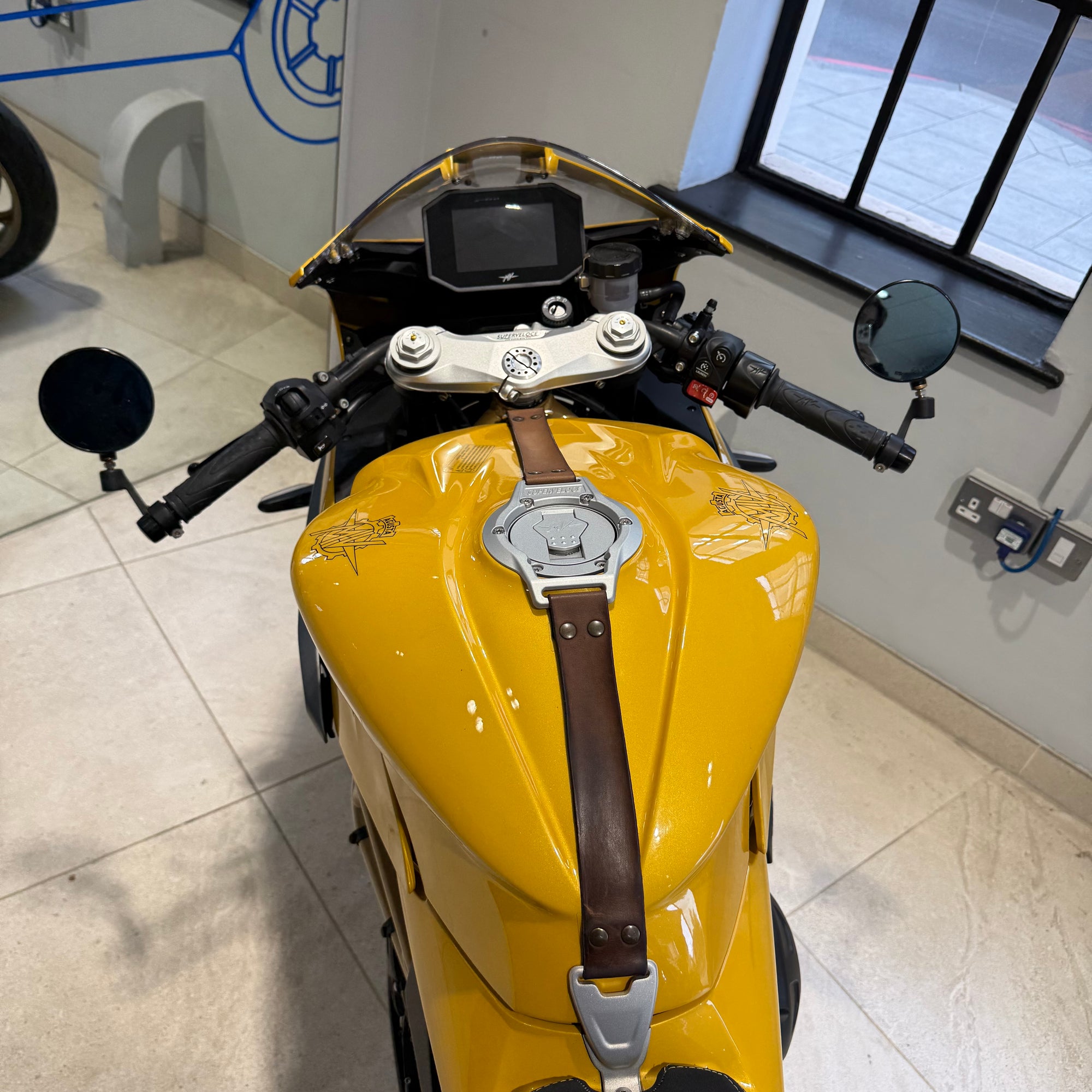 2021 MV Agusta Superveloce E5 - Metallic Yellow / Matt Metallic Graphite - PreLoved