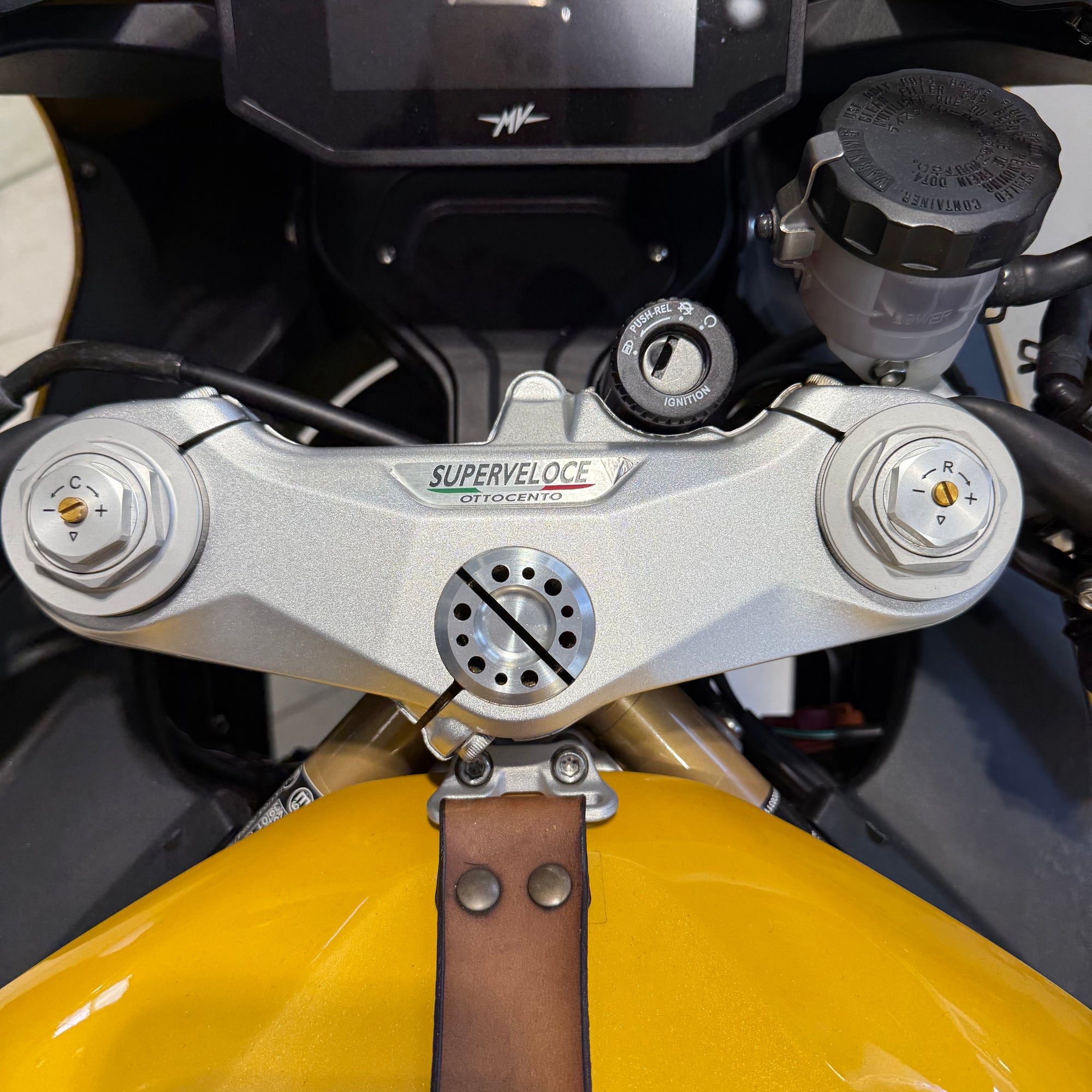 2021 MV Agusta Superveloce E5 - Metallic Yellow / Matt Metallic Graphite - PreLoved