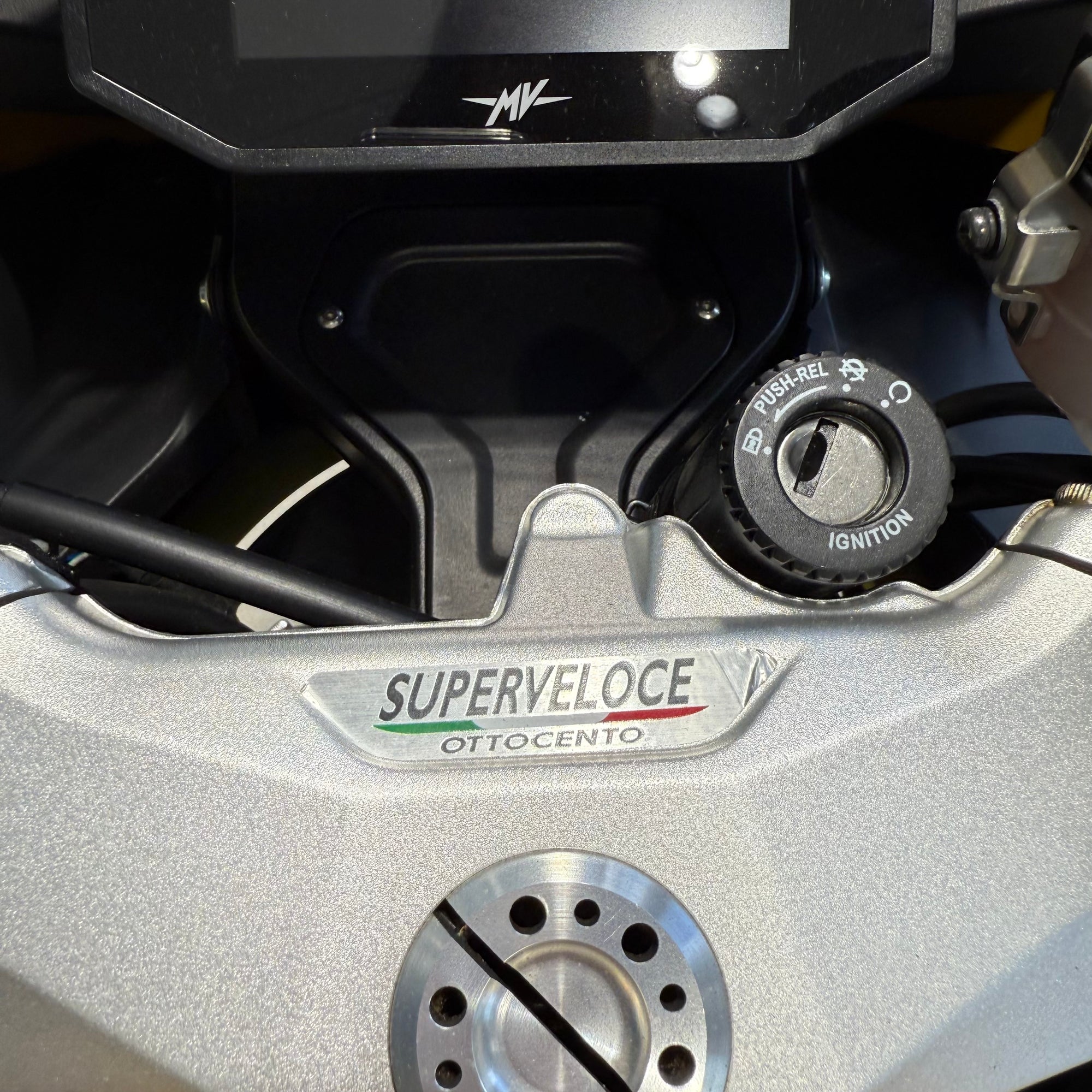 2021 MV Agusta Superveloce E5 - Metallic Yellow / Matt Metallic Graphite - PreLoved